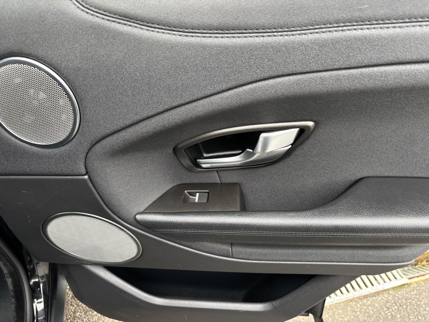 Land Rover Range Rover Evoque 2.0 TD4 SE SUV 5dr Diesel Auto 4WD Euro 6 (s/s) (180 ps)