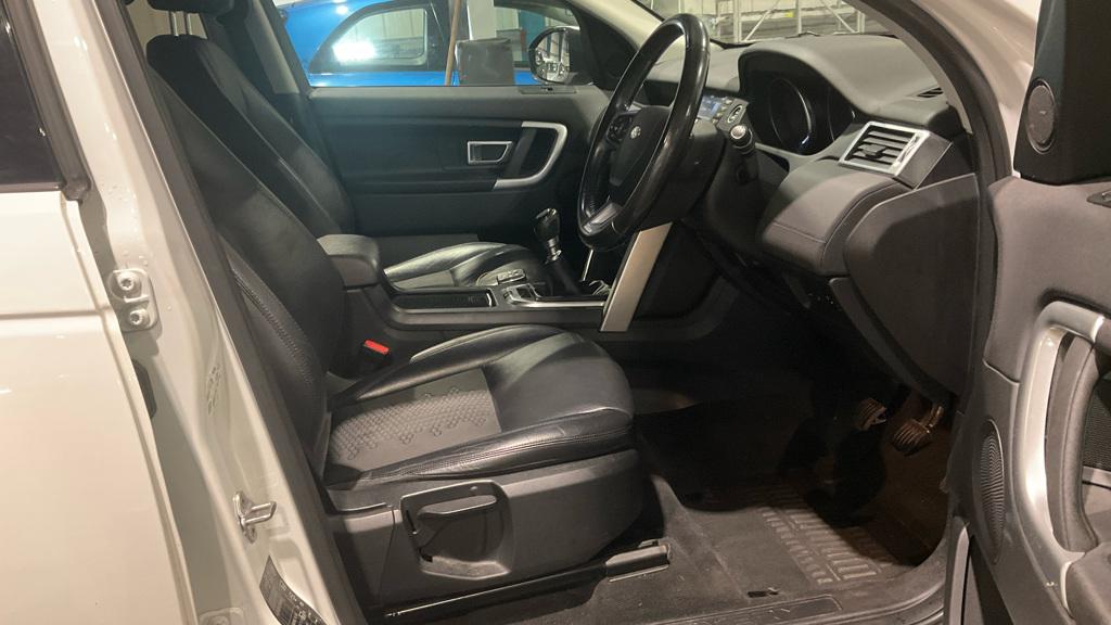 Land Rover Discovery Sport 2.0 TD4 SE Tech SUV 5dr Diesel Manual 4WD Euro 6 (s/s) (180 ps)