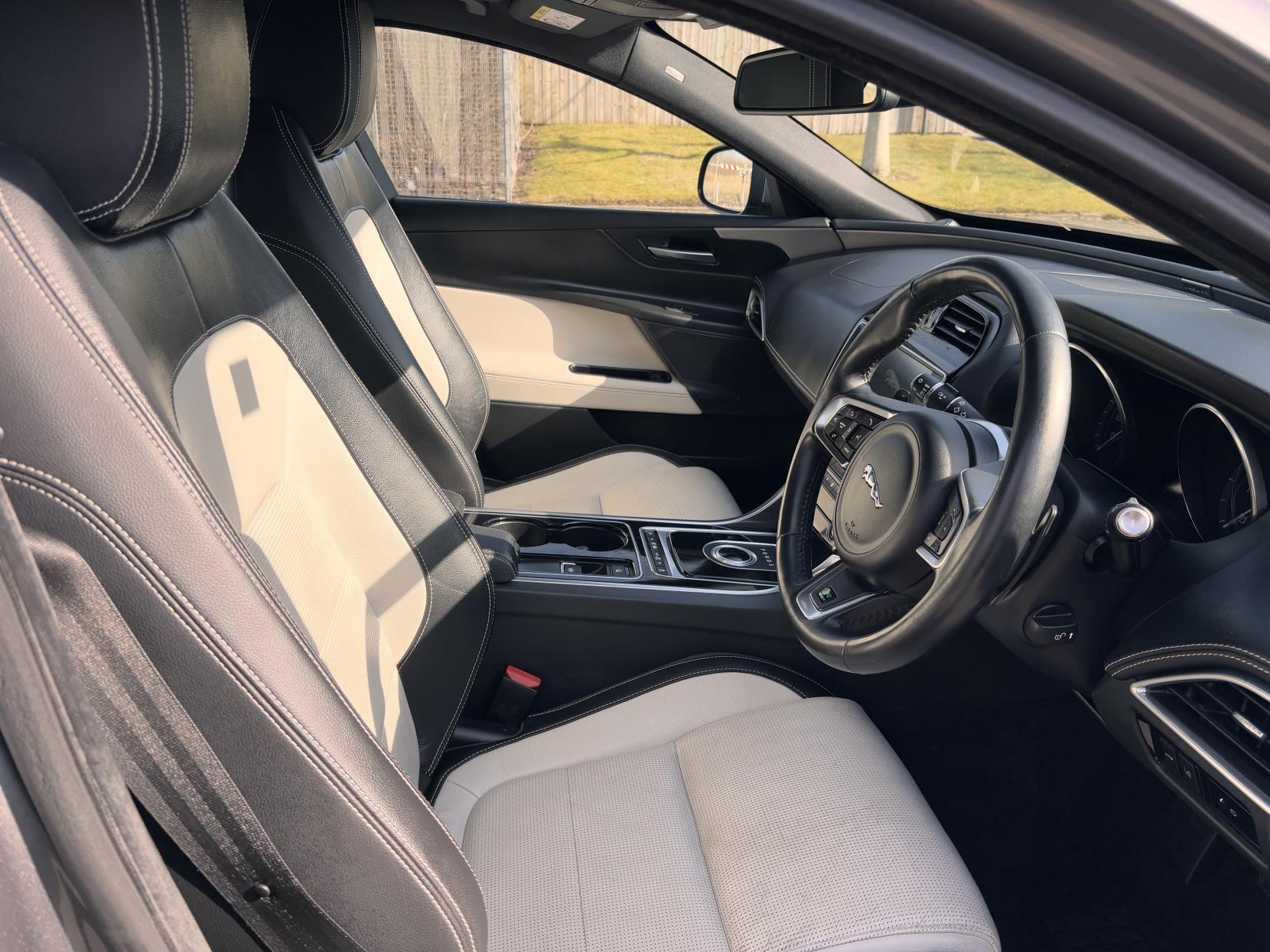 Jaguar XE 2.0 R-Sport Saloon (2014 - 2020)