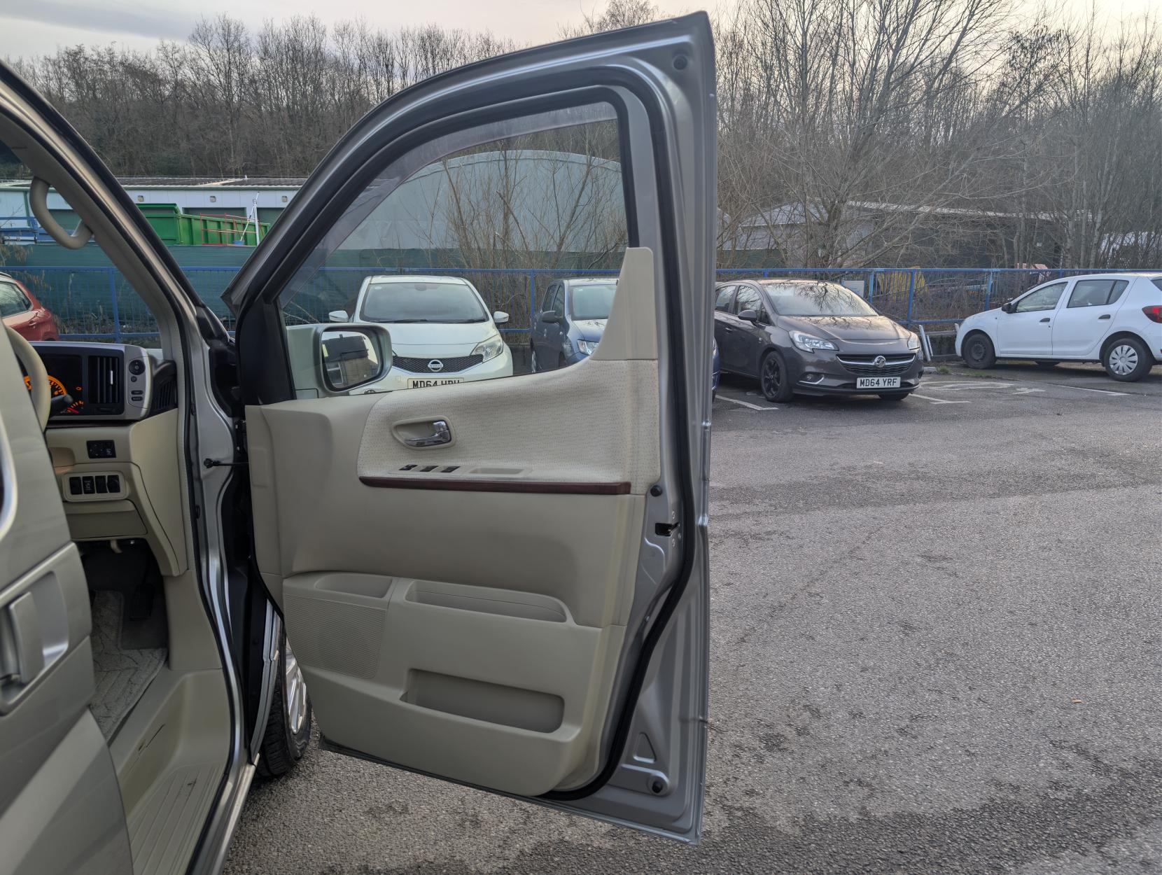 Nissan Elgrand MPV