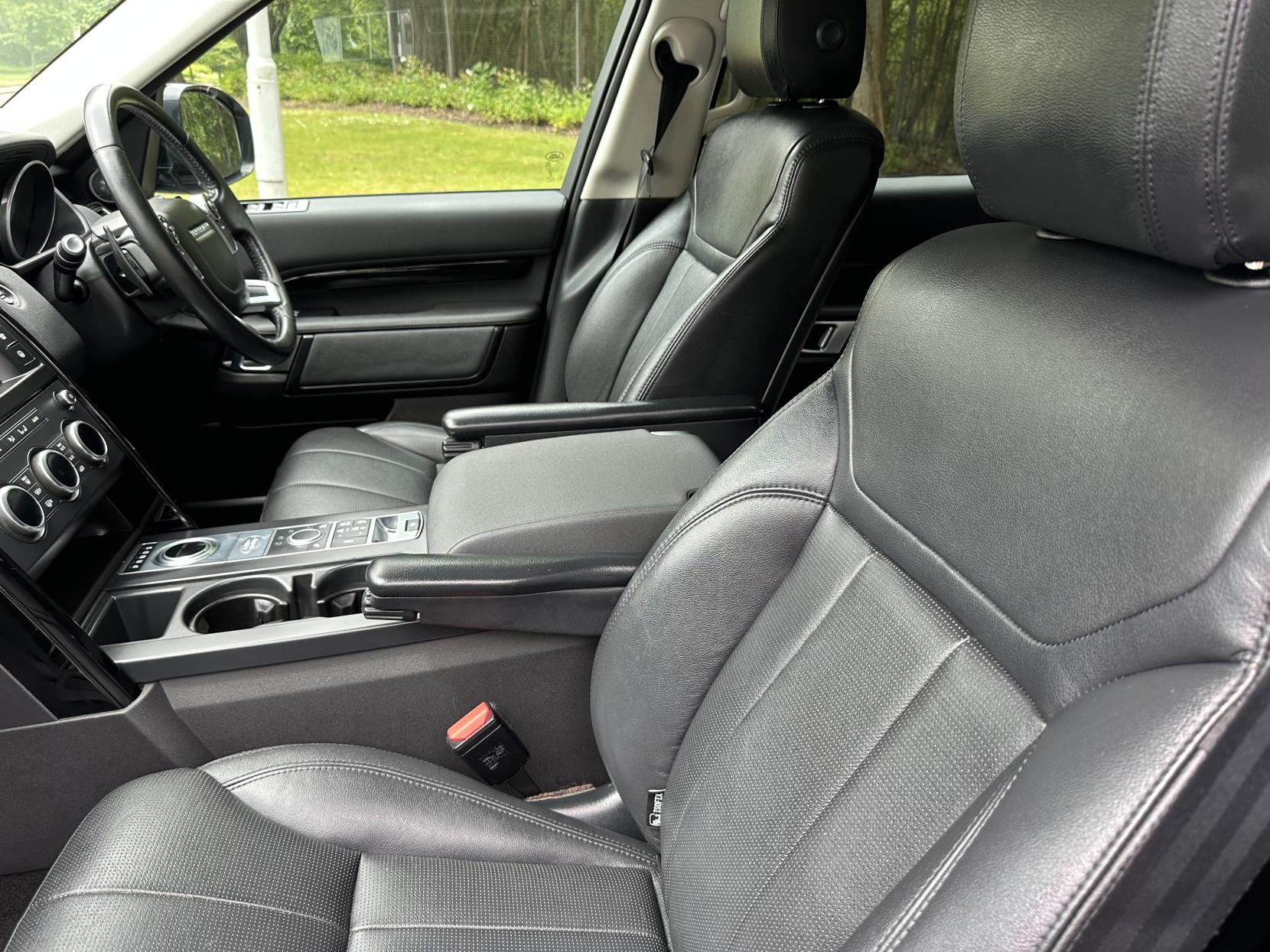 Land Rover Discovery 3.0 TD V6 SE SUV 5dr Diesel Auto 4WD Euro 6 (s/s) (258 ps)