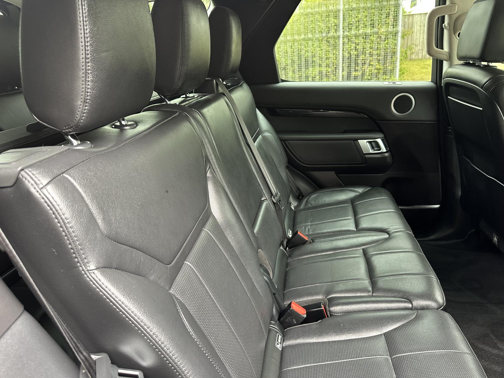 Land Rover Discovery 3.0 TD V6 SE SUV 5dr Diesel Auto 4WD Euro 6 (s/s) (258 ps)
