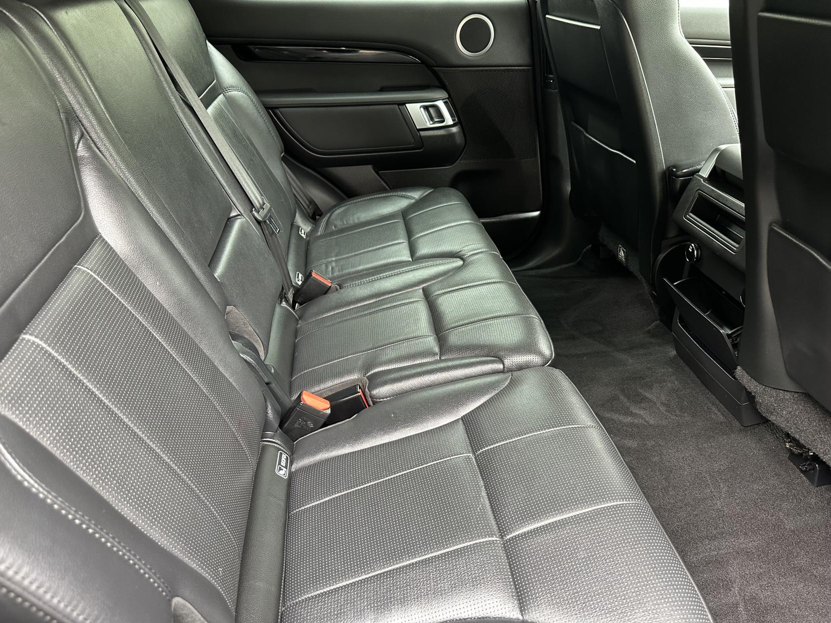 Land Rover Discovery 3.0 TD V6 SE SUV 5dr Diesel Auto 4WD Euro 6 (s/s) (258 ps)