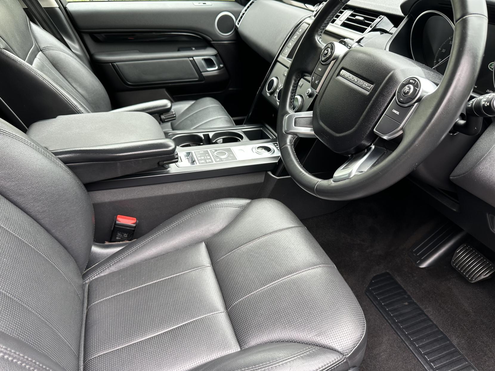 Land Rover Discovery 3.0 TD V6 SE SUV 5dr Diesel Auto 4WD Euro 6 (s/s) (258 ps)
