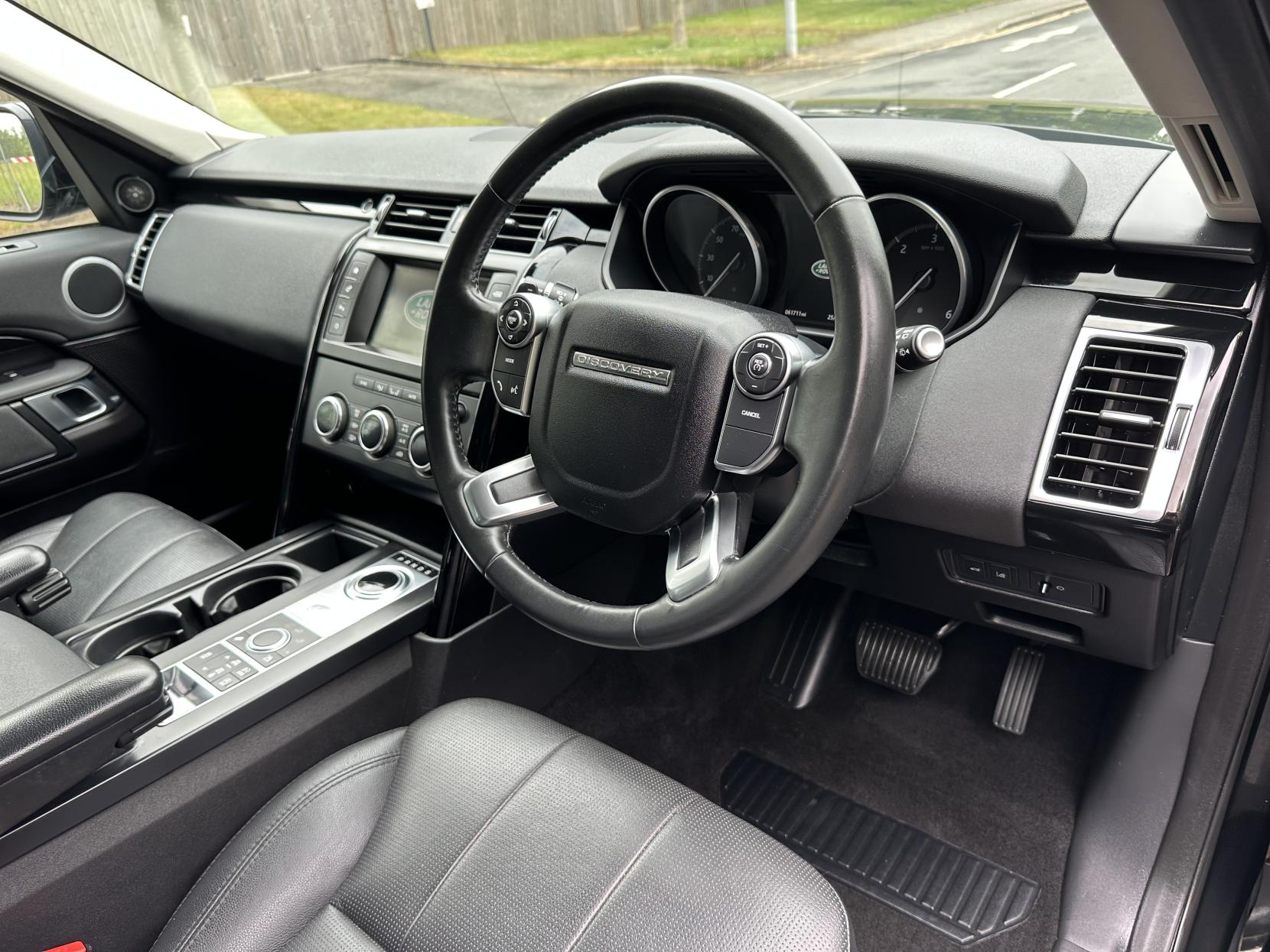 Land Rover Discovery 3.0 TD V6 SE SUV 5dr Diesel Auto 4WD Euro 6 (s/s) (258 ps)