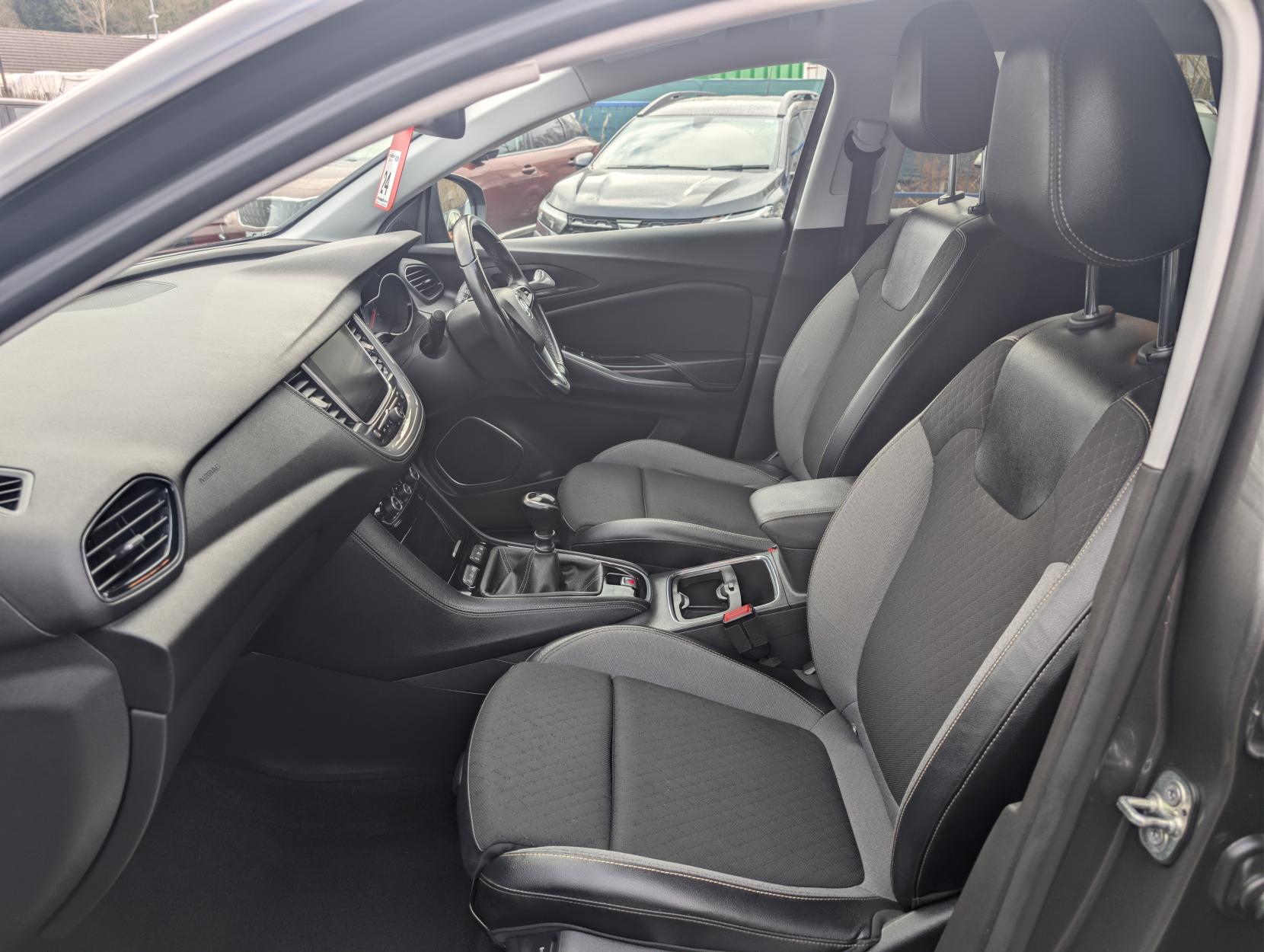 Vauxhall Grandland X 1.2 Turbo GPF Sport Nav SUV 5dr Petrol Manual Euro 6 (s/s) (130 ps)