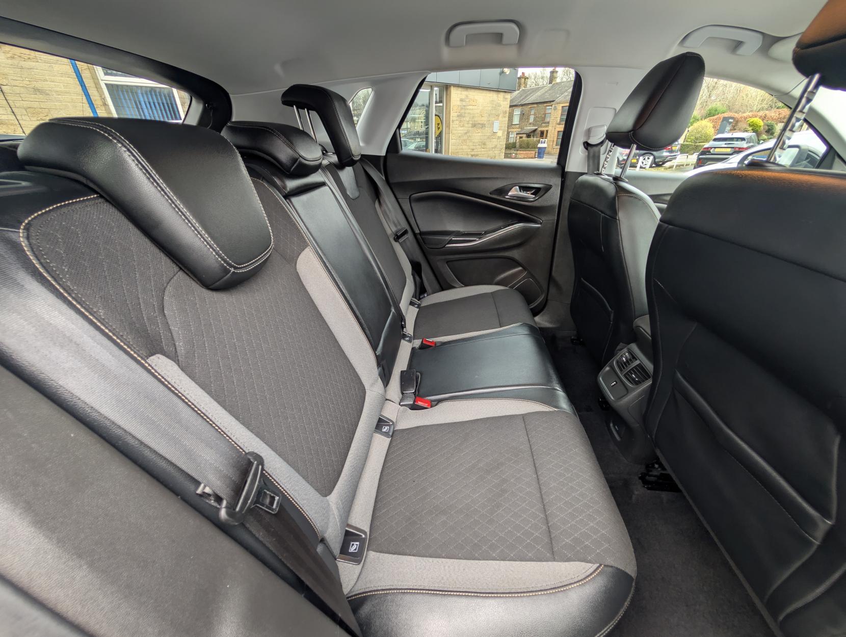 Vauxhall Grandland X 1.2 Turbo GPF Sport Nav SUV 5dr Petrol Manual Euro 6 (s/s) (130 ps)