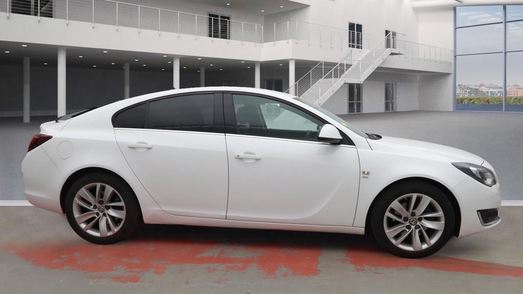 Vauxhall Insignia 2.0 CDTi SRi Nav Hatchback 5dr Diesel Auto Euro 6 (170 ps)