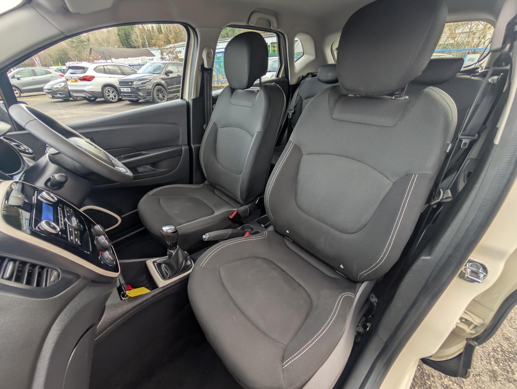 Renault Captur 0.9 TCe ENERGY Play SUV 5dr Petrol Manual Euro 6 (s/s) (90 ps)