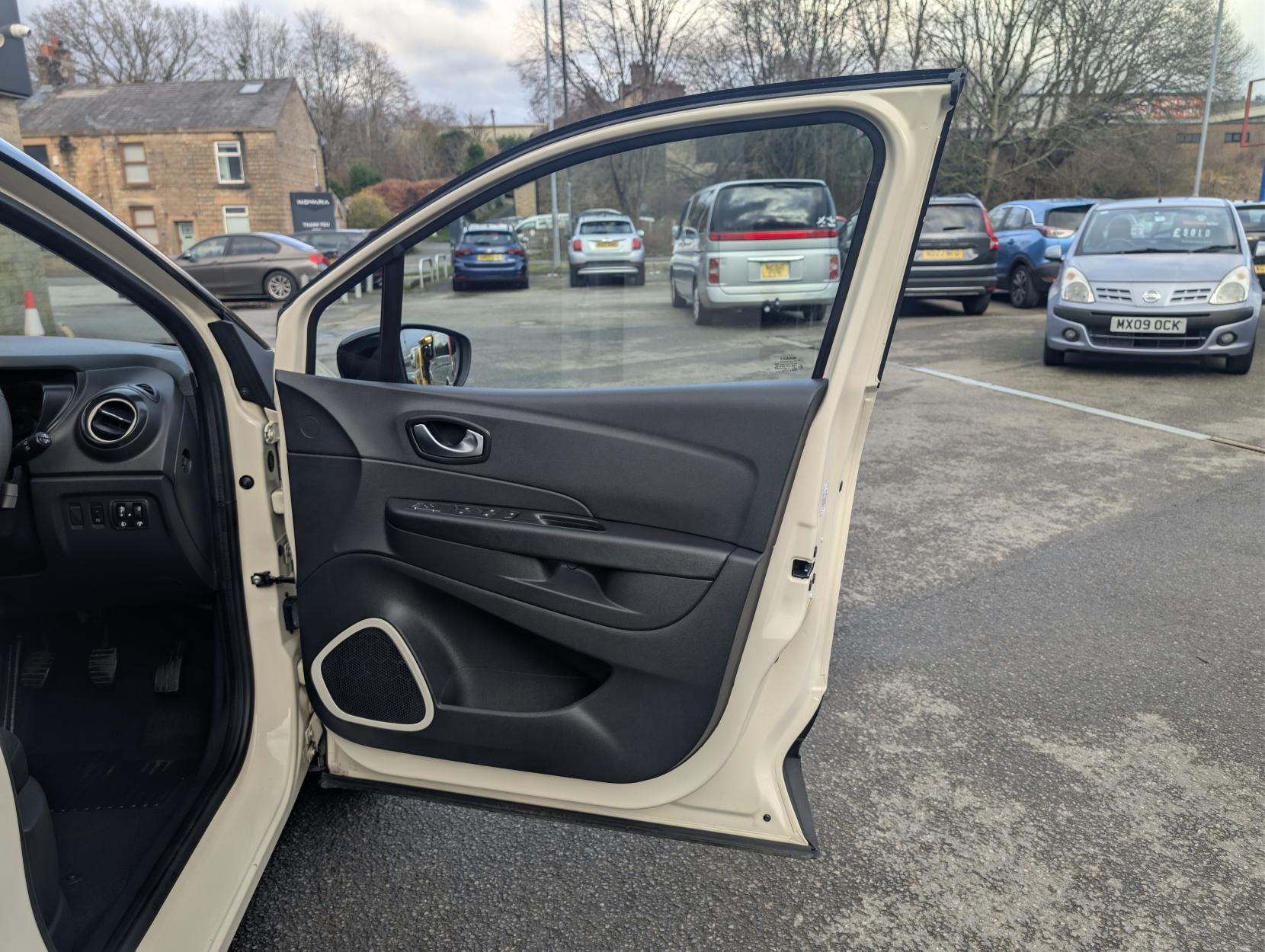 Renault Captur 0.9 TCe ENERGY Play SUV 5dr Petrol Manual Euro 6 (s/s) (90 ps)