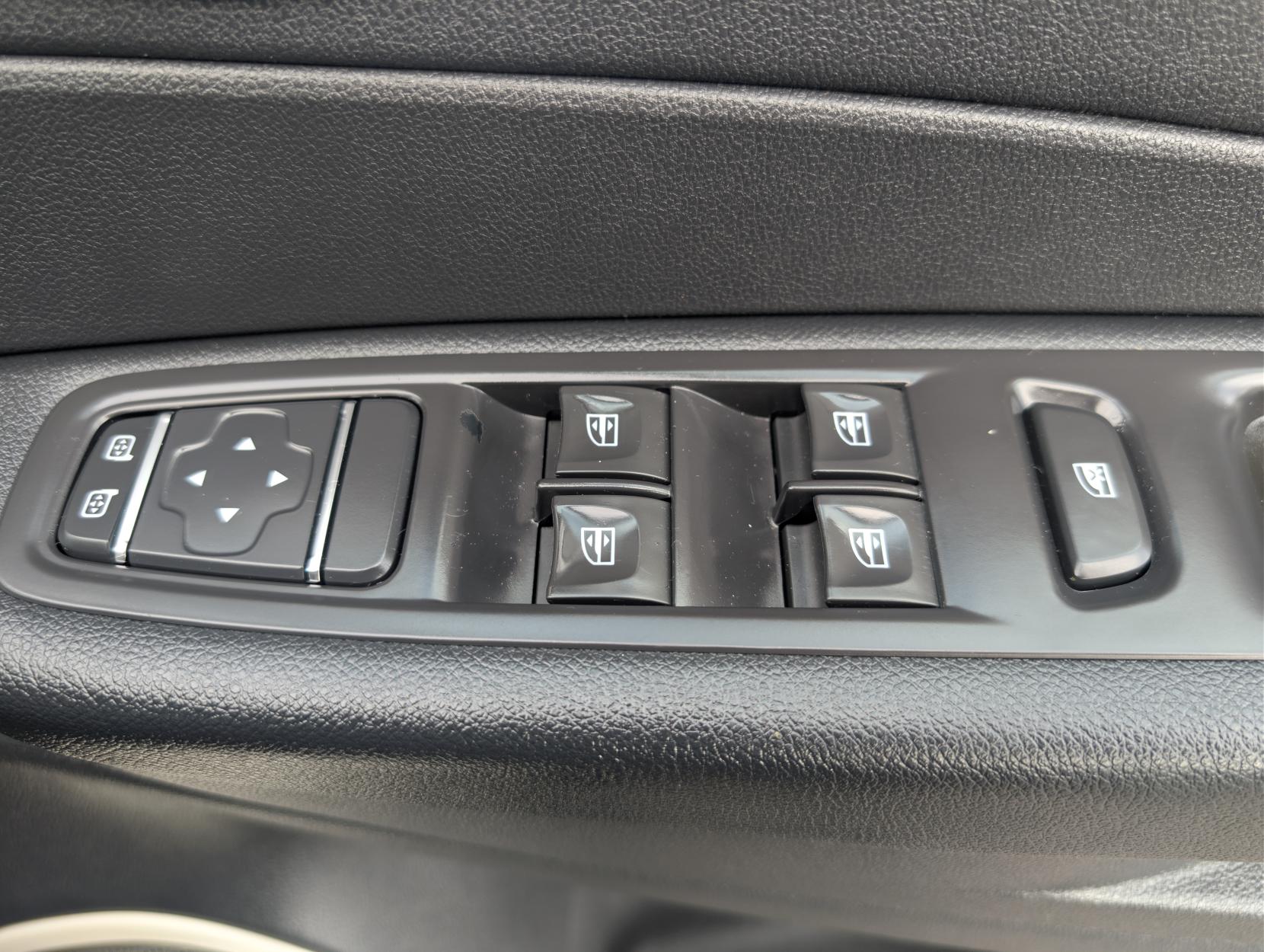 Renault Captur 0.9 TCe ENERGY Play SUV 5dr Petrol Manual Euro 6 (s/s) (90 ps)