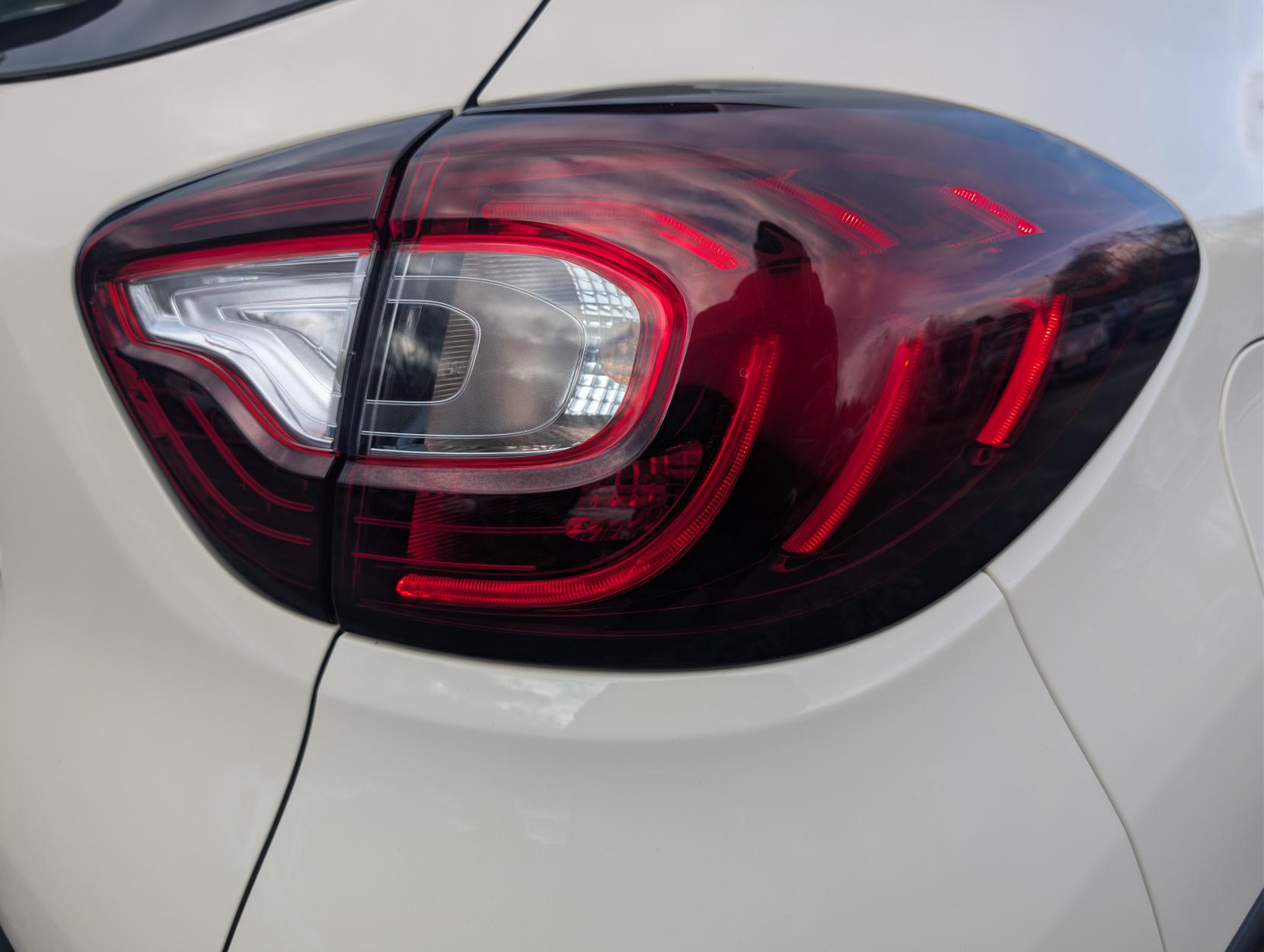 Renault Captur 0.9 TCe ENERGY Play SUV 5dr Petrol Manual Euro 6 (s/s) (90 ps)