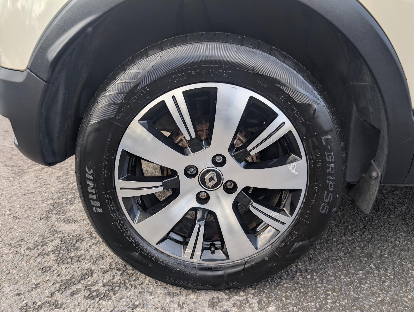 Renault Captur 0.9 TCe ENERGY Play SUV 5dr Petrol Manual Euro 6 (s/s) (90 ps)