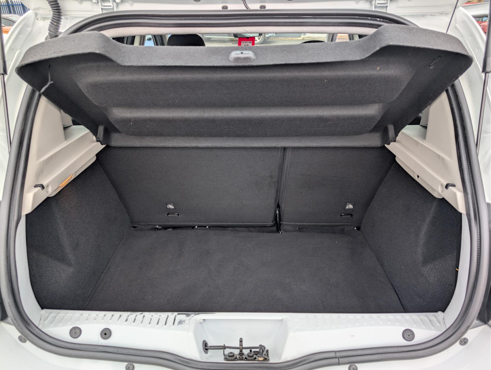 Dacia Sandero 1.0 SCe Essential Hatchback 5dr Petrol Manual Euro 6 (75 ps)