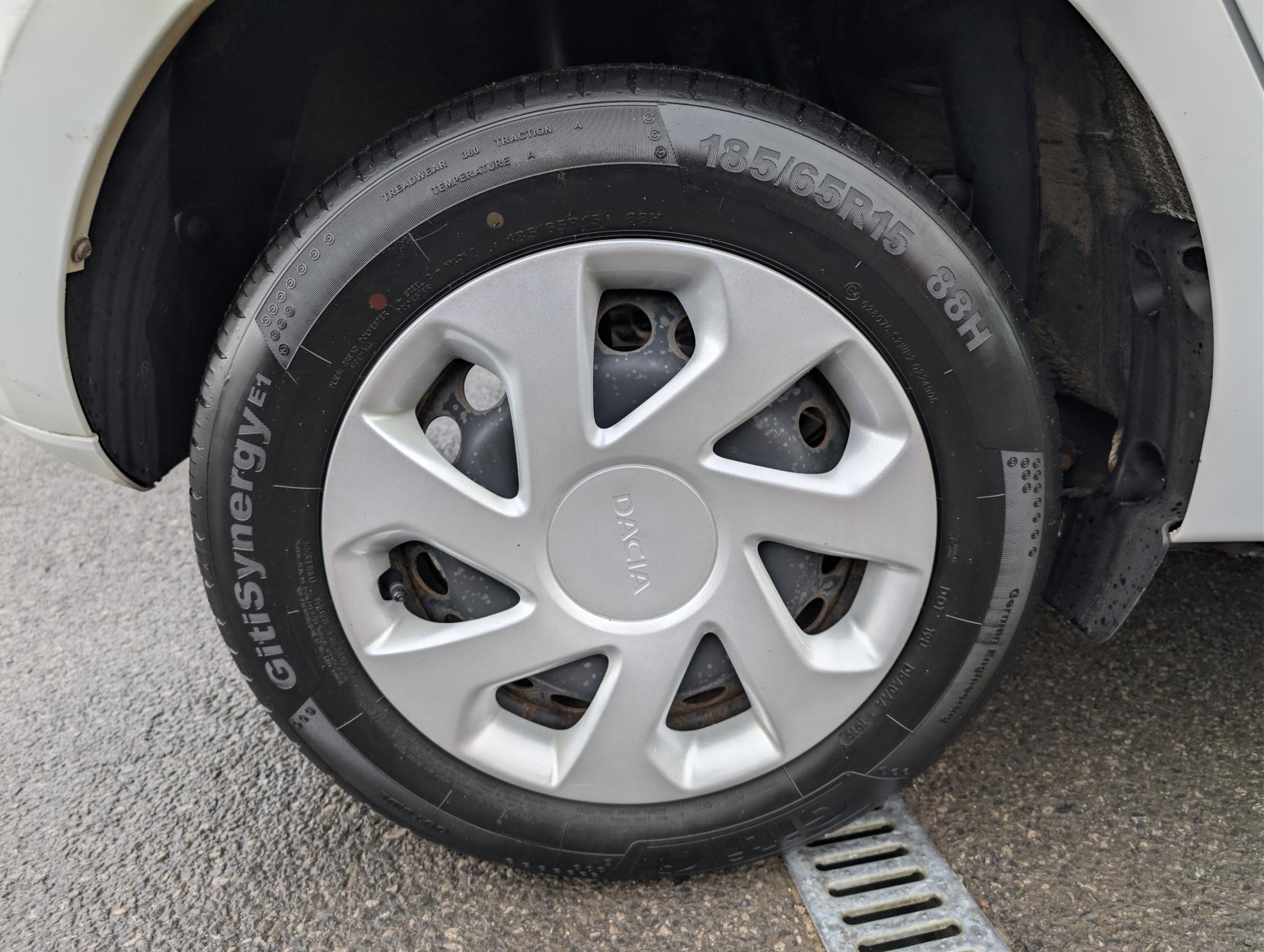 Dacia Sandero 1.0 SCe Essential Hatchback 5dr Petrol Manual Euro 6 (75 ps)