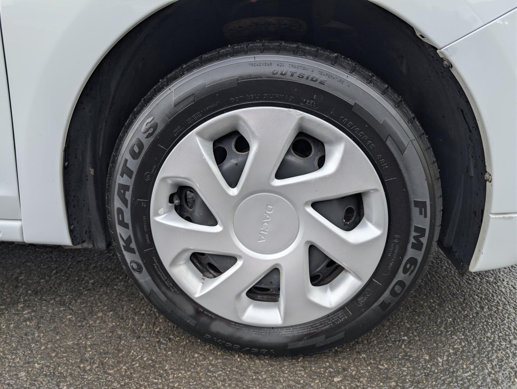 Dacia Sandero 1.0 SCe Essential Hatchback 5dr Petrol Manual Euro 6 (75 ps)