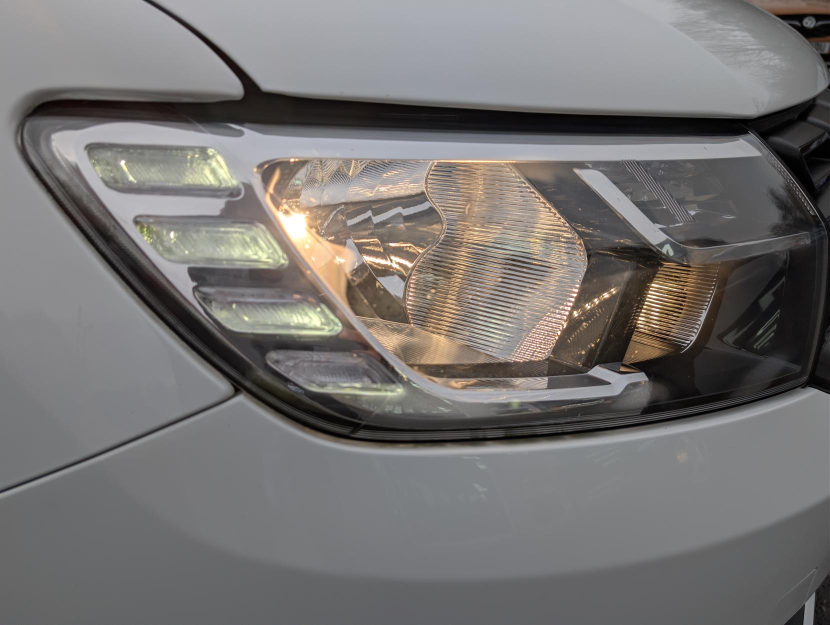 Dacia Sandero 1.0 SCe Essential Hatchback 5dr Petrol Manual Euro 6 (75 ps)