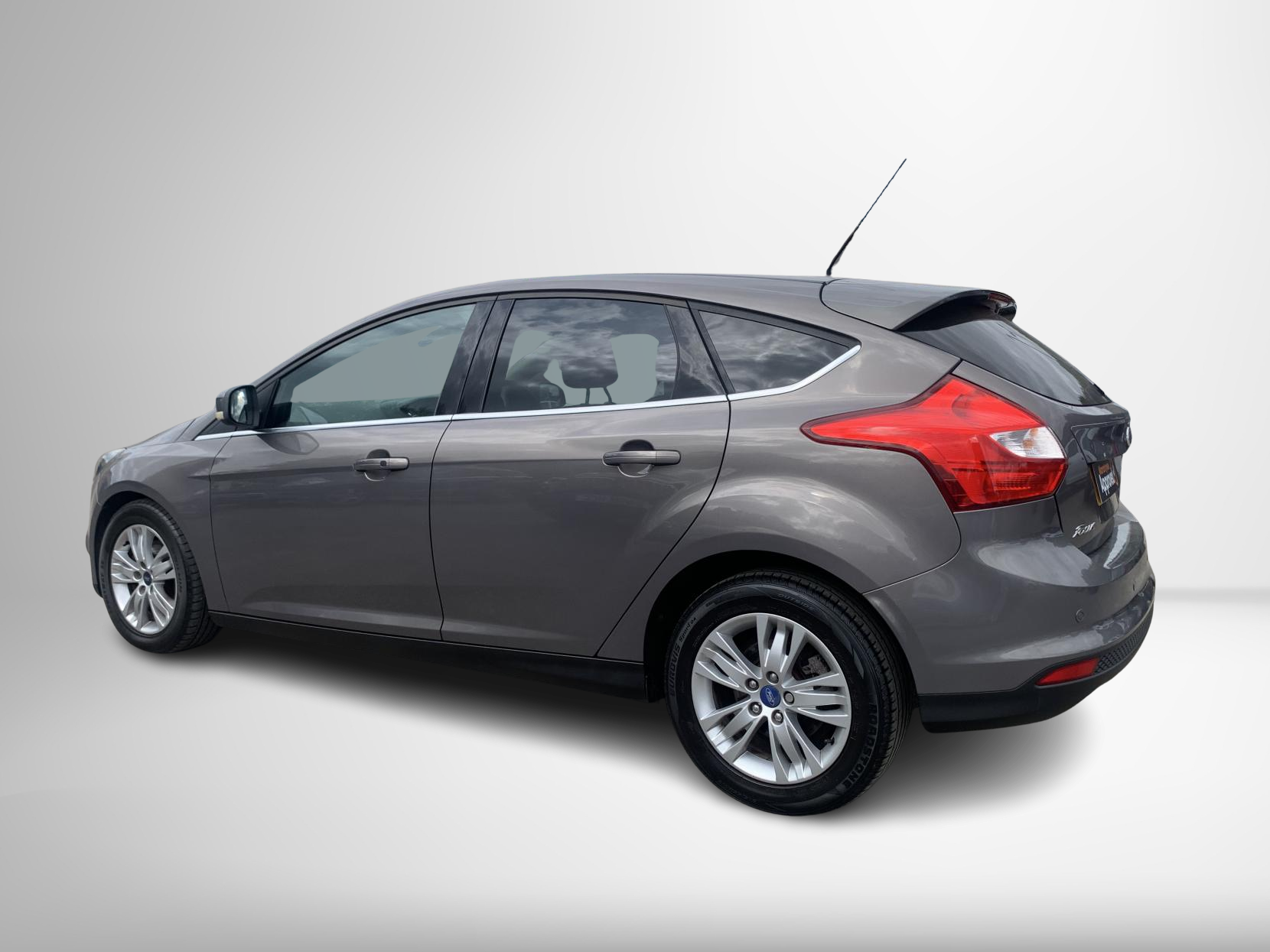 Ford Focus 2.0 TDCi Titanium Navigator Hatchback 5dr Diesel Powershift Euro 5 (140 ps)