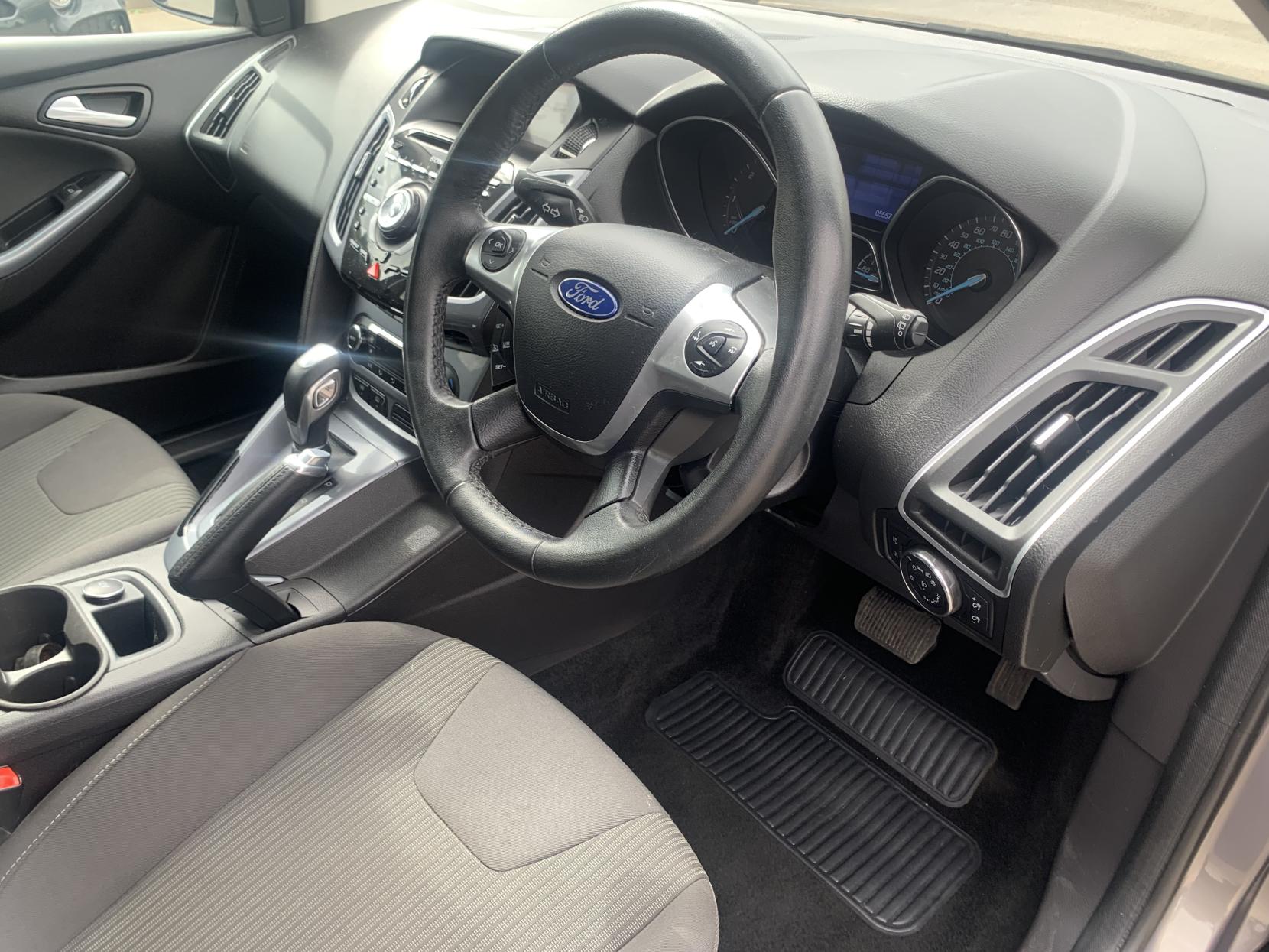 Ford Focus 2.0 TDCi Titanium Navigator Hatchback 5dr Diesel Powershift Euro 5 (140 ps)