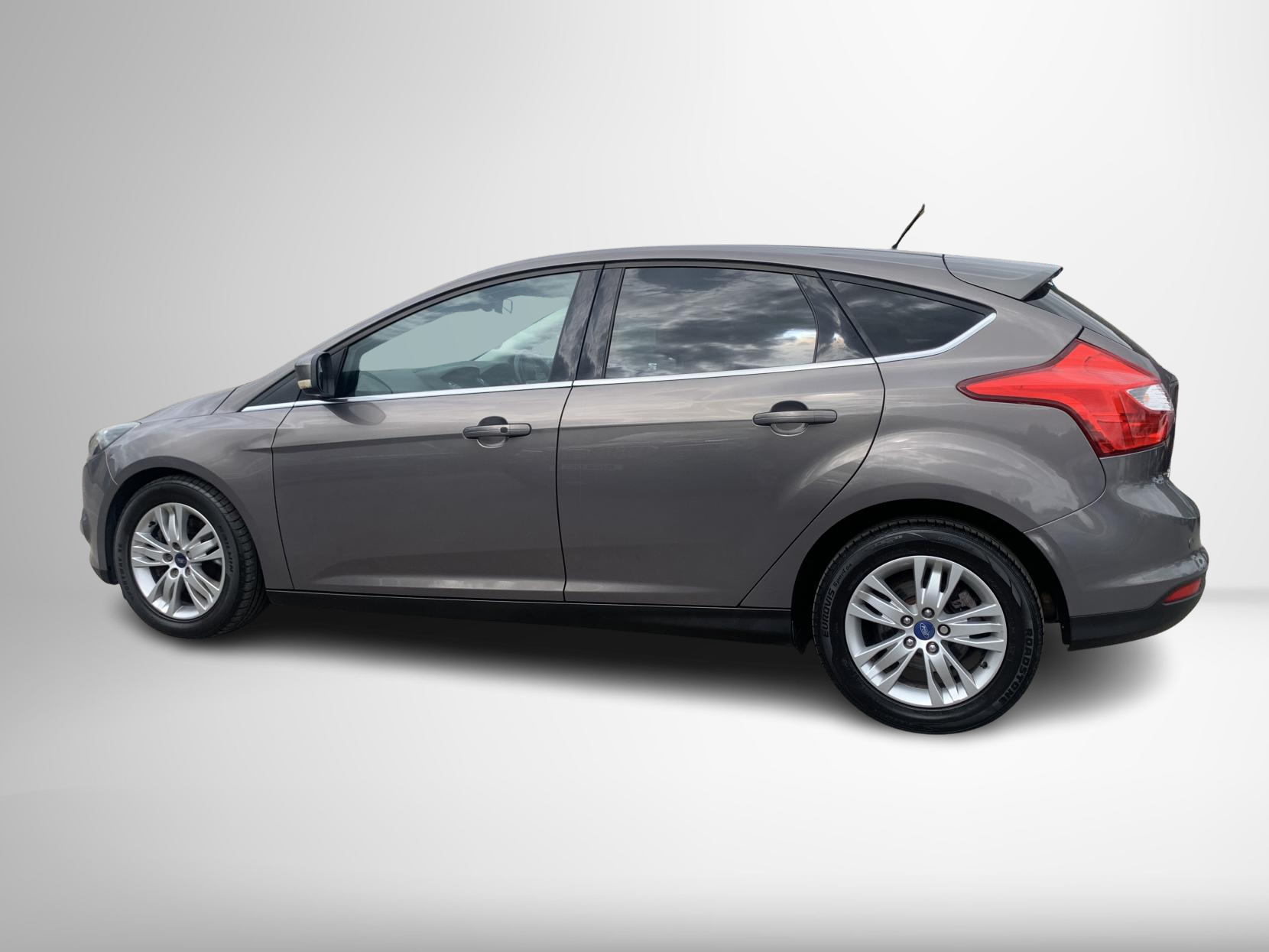 Ford Focus 2.0 TDCi Titanium Navigator Hatchback 5dr Diesel Powershift Euro 5 (140 ps)