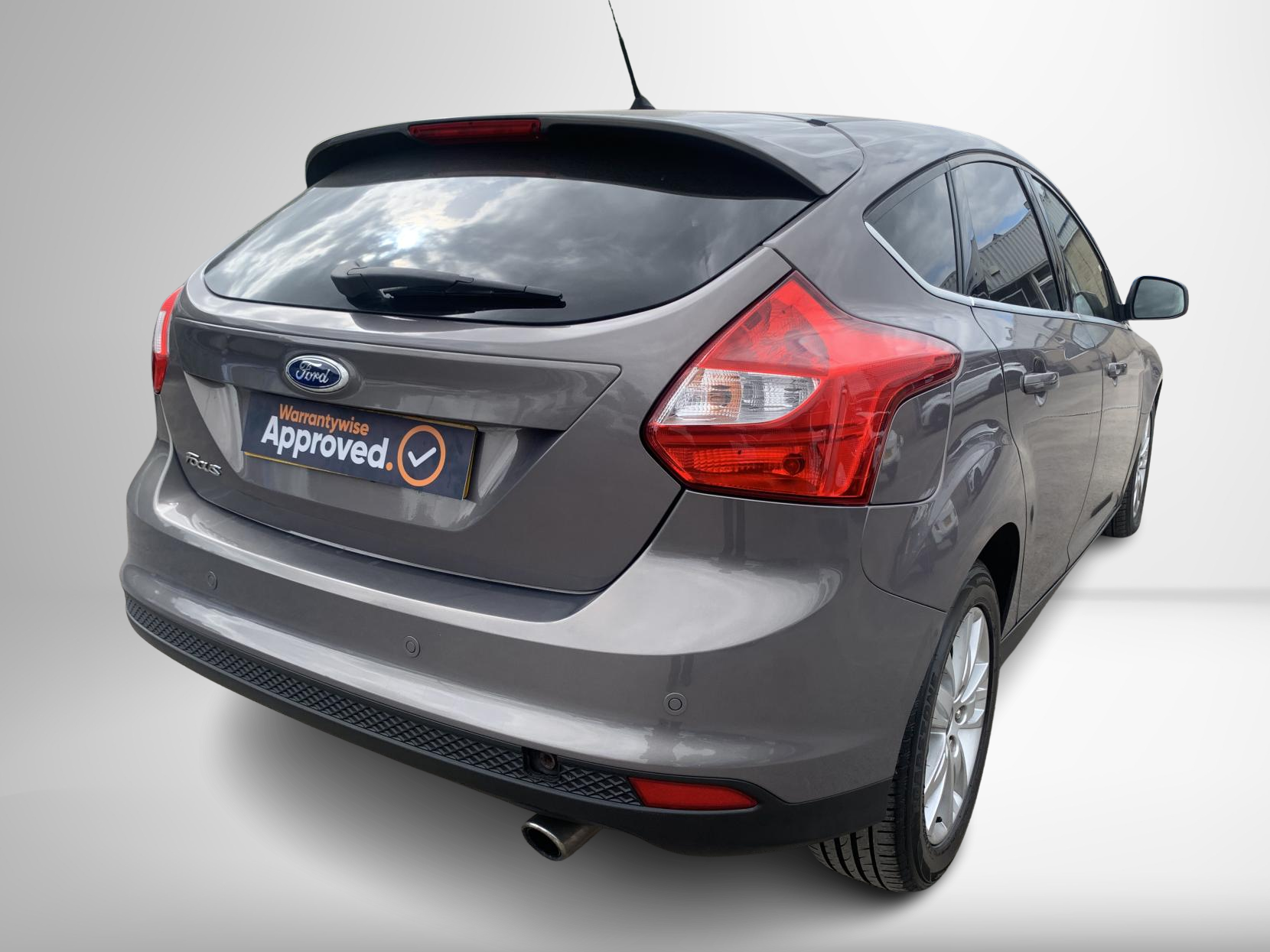Ford Focus 2.0 TDCi Titanium Navigator Hatchback 5dr Diesel Powershift Euro 5 (140 ps)