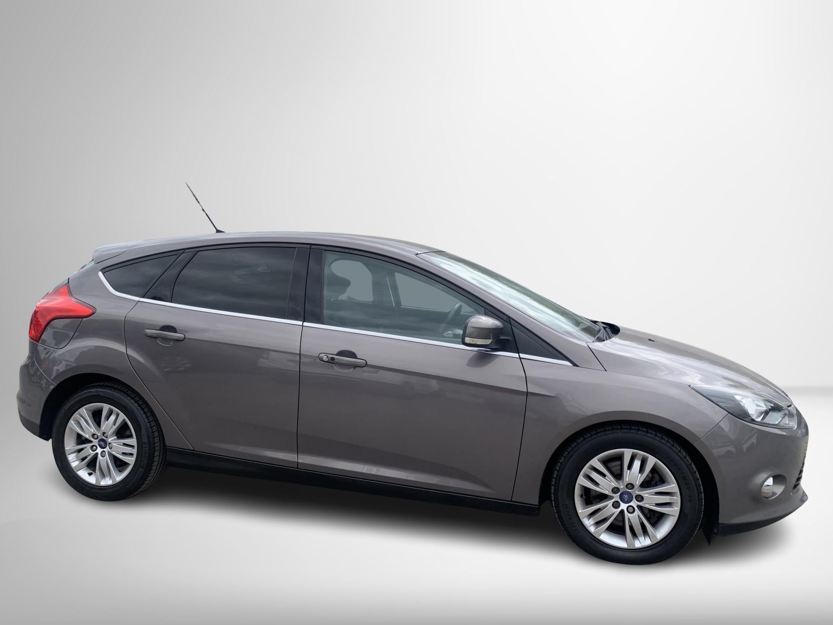 Ford Focus 2.0 TDCi Titanium Navigator Hatchback 5dr Diesel Powershift Euro 5 (140 ps)