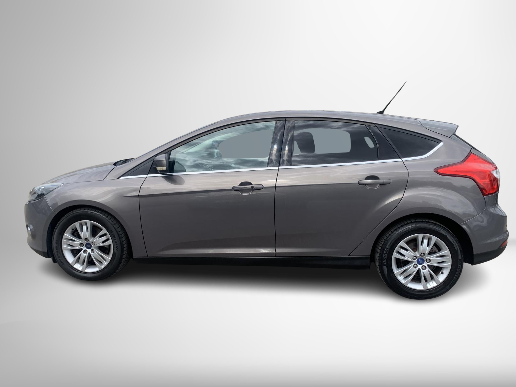 Ford Focus 2.0 TDCi Titanium Navigator Hatchback 5dr Diesel Powershift Euro 5 (140 ps)