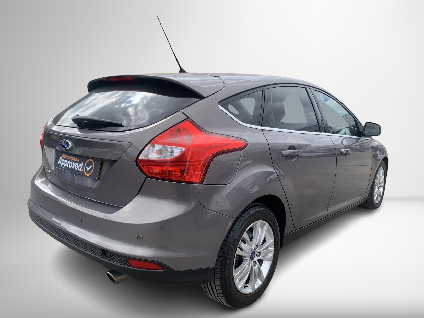 Ford Focus 2.0 TDCi Titanium Navigator Hatchback 5dr Diesel Powershift Euro 5 (140 ps)
