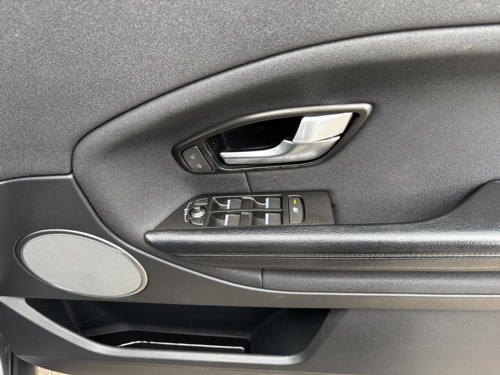 Land Rover Range Rover Evoque 2.0 eD4 SE SUV 5dr Diesel Manual FWD Euro 6 (s/s) (150 ps)