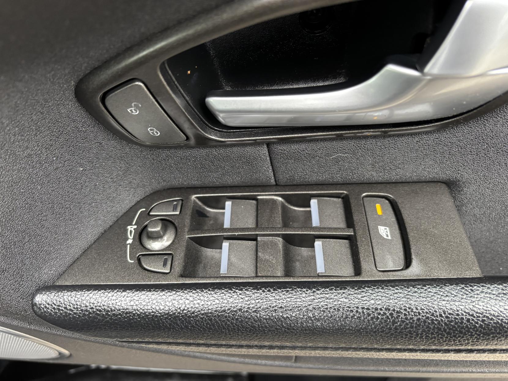 Land Rover Range Rover Evoque 2.0 eD4 SE SUV 5dr Diesel Manual FWD Euro 6 (s/s) (150 ps)