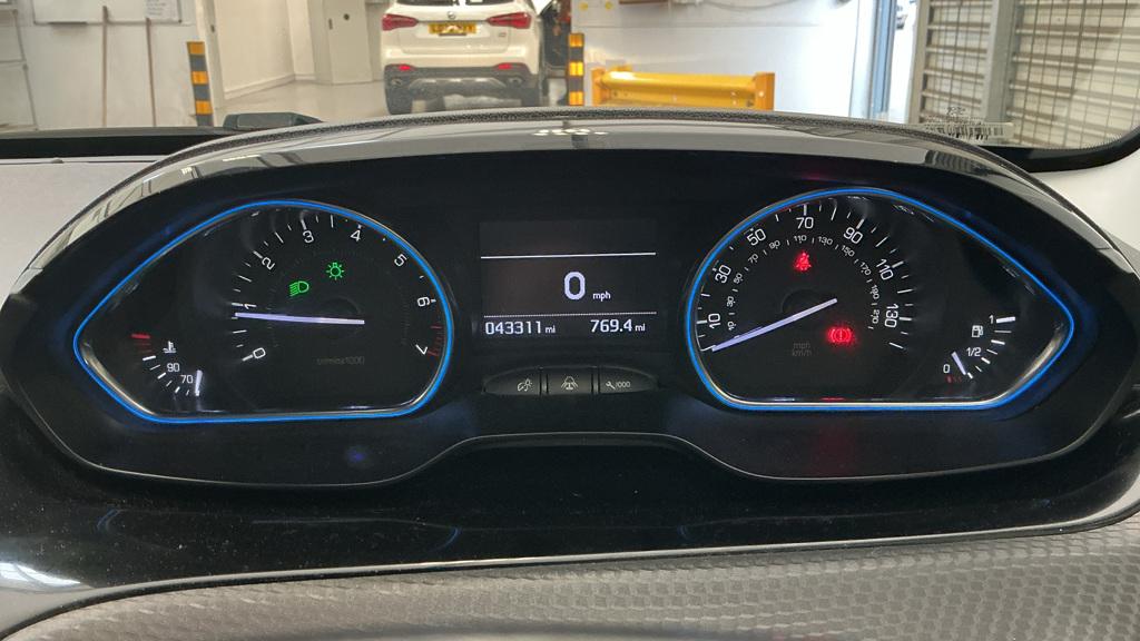 Peugeot 2008 1.2 PureTech Allure SUV 5dr Petrol Manual Euro 6 (s/s) (110 ps)