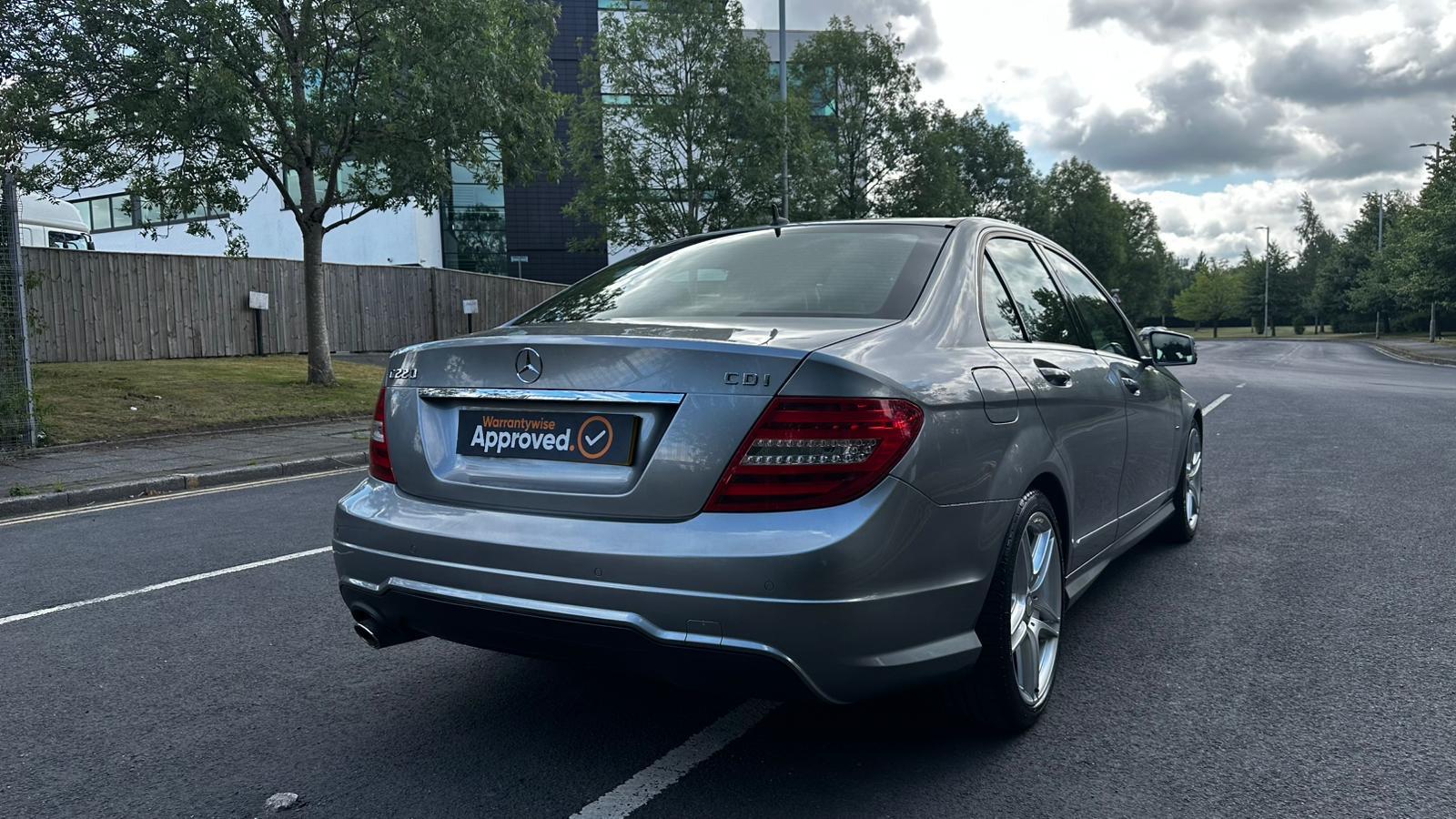 Mercedes-Benz C Class 2.1 C220 CDI BlueEfficiency Sport Saloon 4dr Diesel G-Tronic+ Euro 5 (s/s) (170 ps)