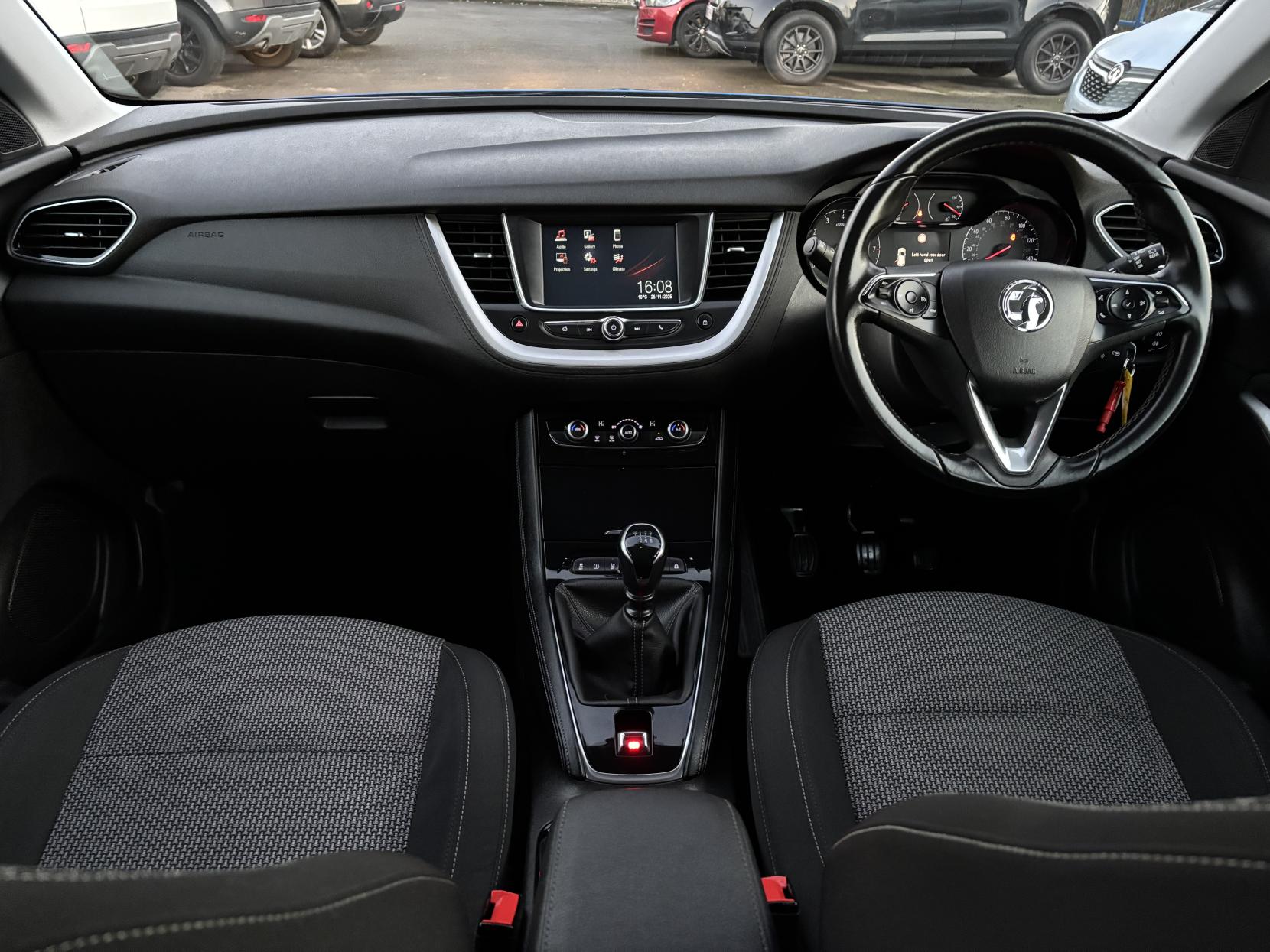 Vauxhall Grandland X 1.2 Turbo SE SUV 5dr Petrol Manual Euro 6 (s/s) (130 ps)