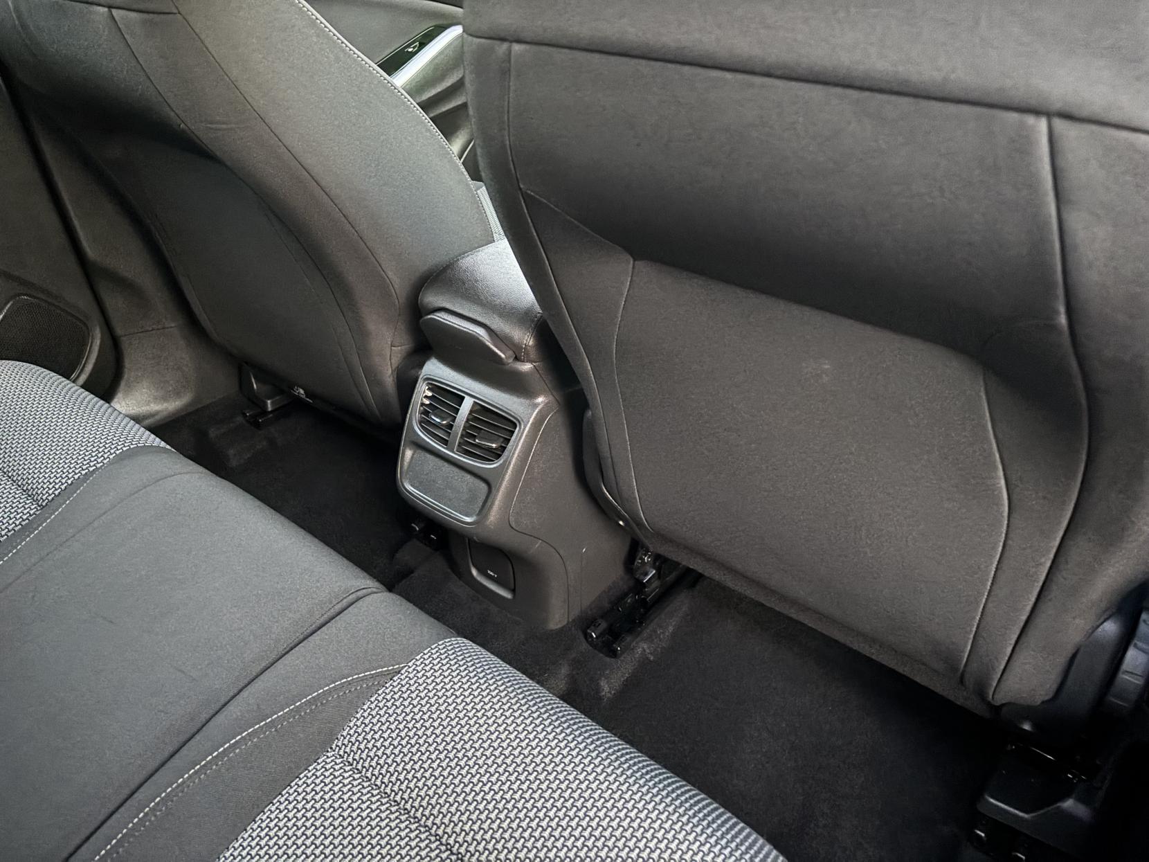 Vauxhall Grandland X 1.2 Turbo SE SUV 5dr Petrol Manual Euro 6 (s/s) (130 ps)