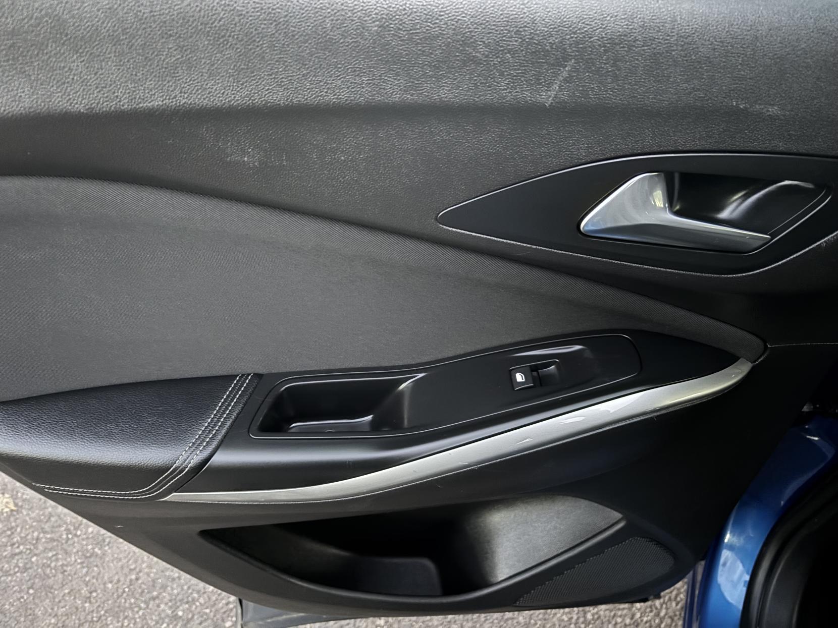 Vauxhall Grandland X 1.2 Turbo SE SUV 5dr Petrol Manual Euro 6 (s/s) (130 ps)