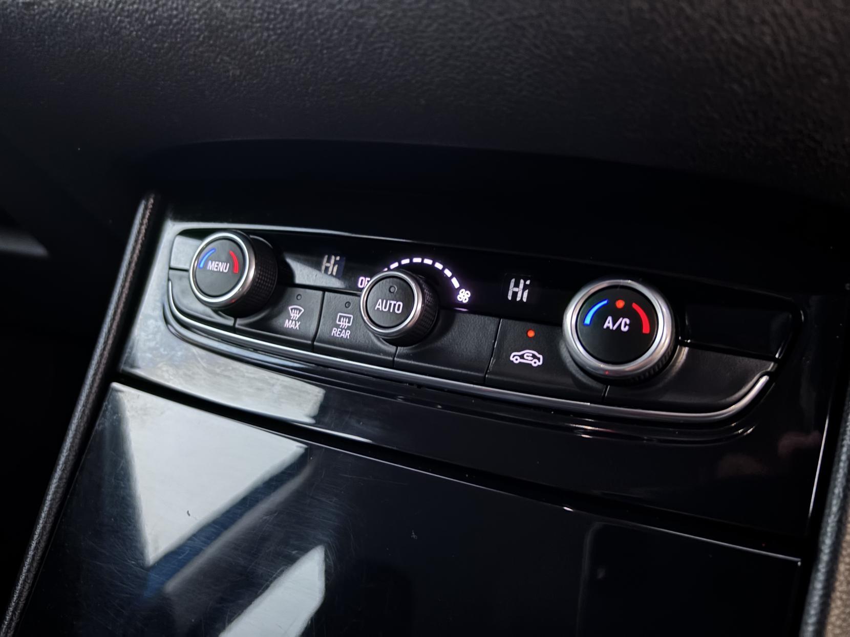 Vauxhall Grandland X 1.2 Turbo SE SUV 5dr Petrol Manual Euro 6 (s/s) (130 ps)