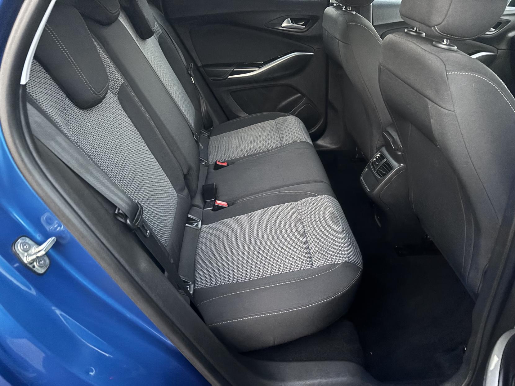 Vauxhall Grandland X 1.2 Turbo SE SUV 5dr Petrol Manual Euro 6 (s/s) (130 ps)