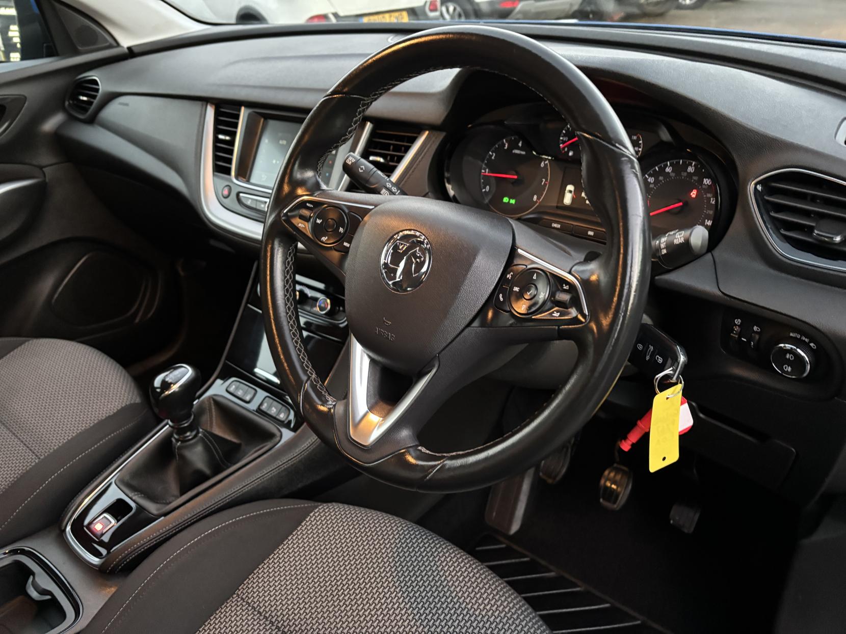Vauxhall Grandland X 1.2 Turbo SE SUV 5dr Petrol Manual Euro 6 (s/s) (130 ps)