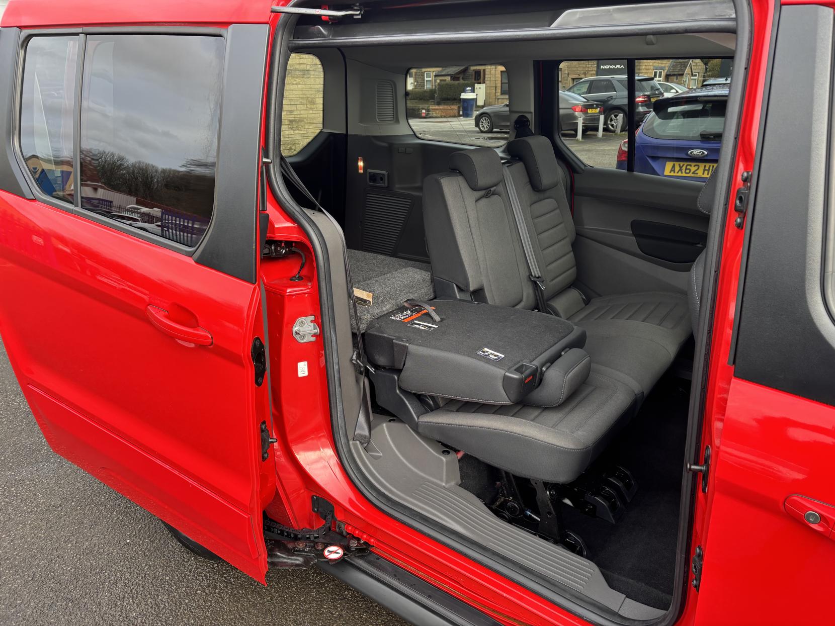 Ford Grand Tourneo Connect 1.5 EcoBlue Titanium MPV 5dr Diesel Auto Euro 6 (s/s) (120 ps)