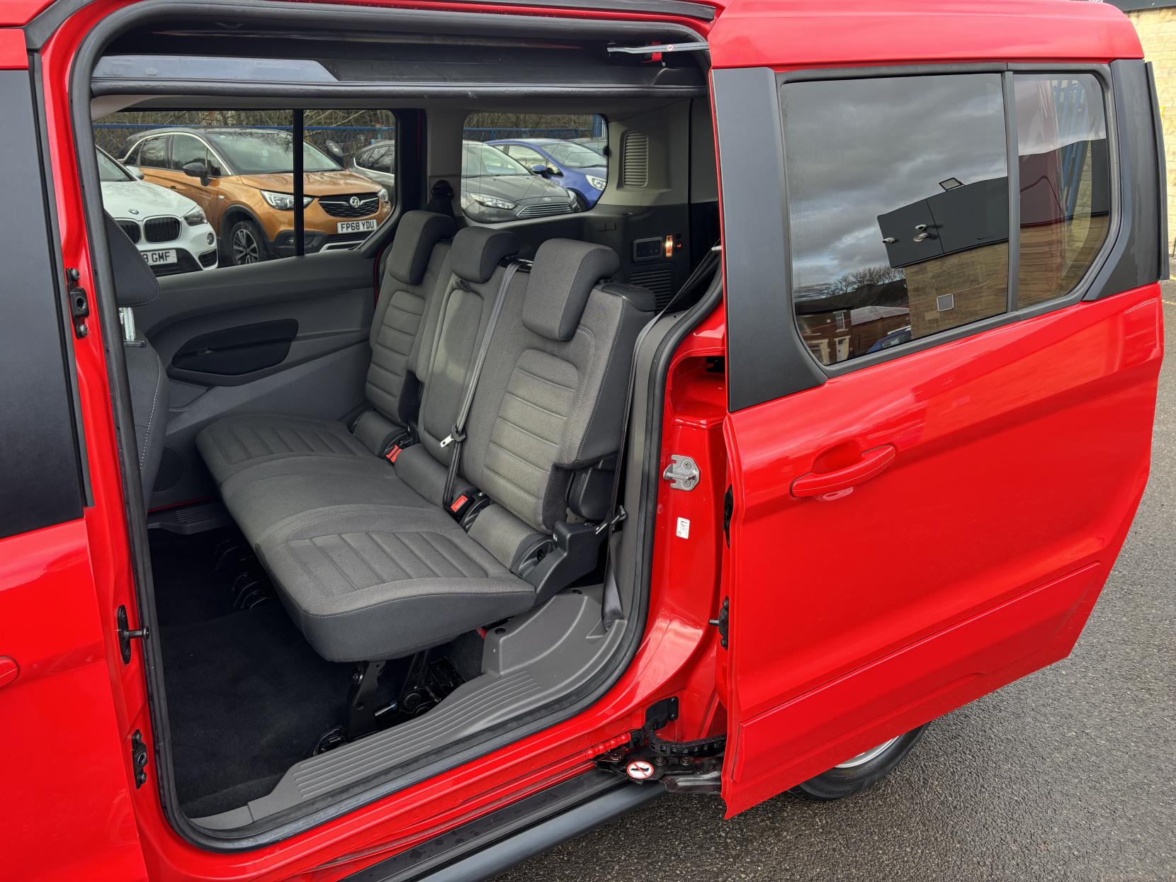 Ford Grand Tourneo Connect 1.5 EcoBlue Titanium MPV 5dr Diesel Auto Euro 6 (s/s) (120 ps)