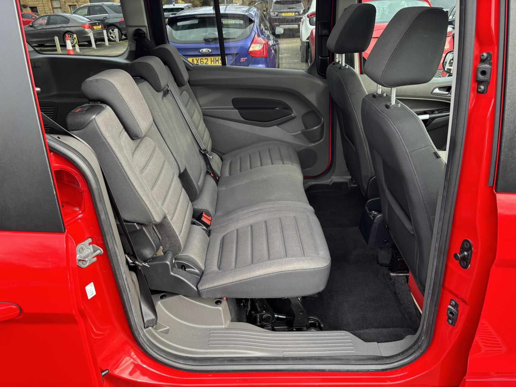 Ford Grand Tourneo Connect 1.5 EcoBlue Titanium MPV 5dr Diesel Auto Euro 6 (s/s) (120 ps)