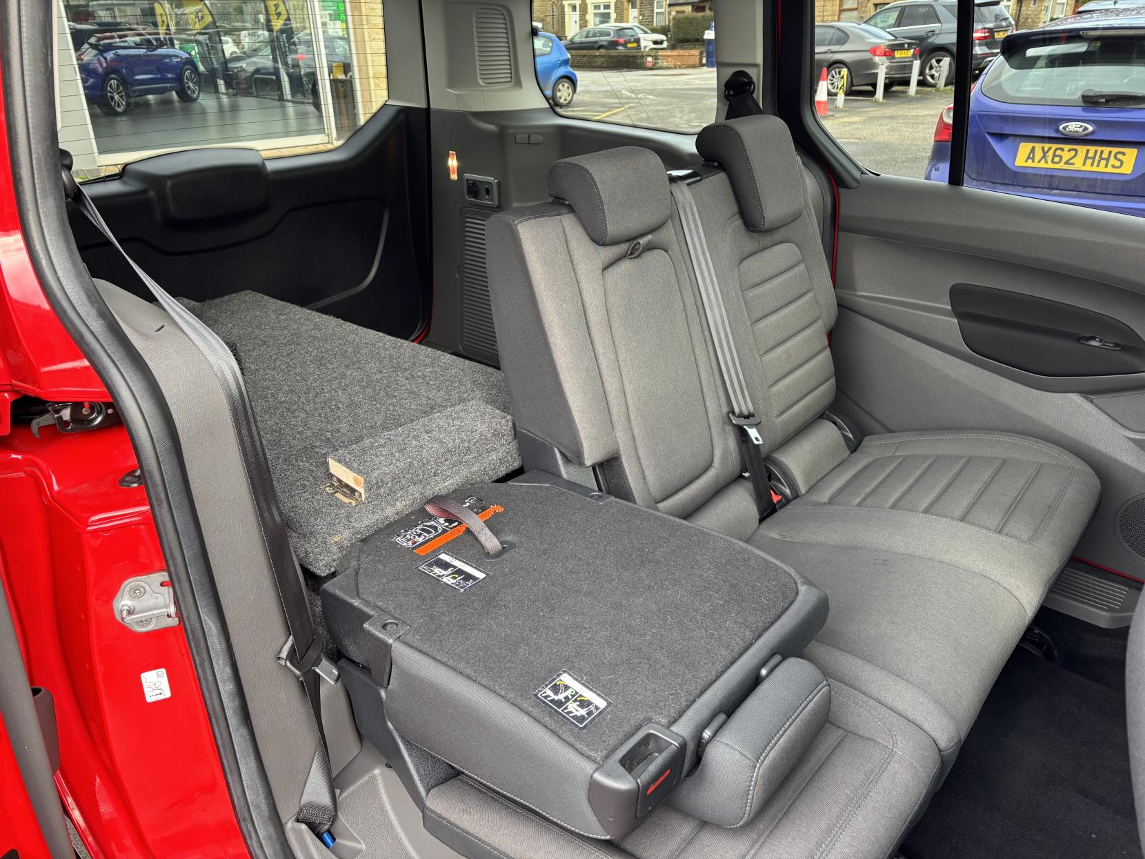 Ford Grand Tourneo Connect 1.5 EcoBlue Titanium MPV 5dr Diesel Auto Euro 6 (s/s) (120 ps)