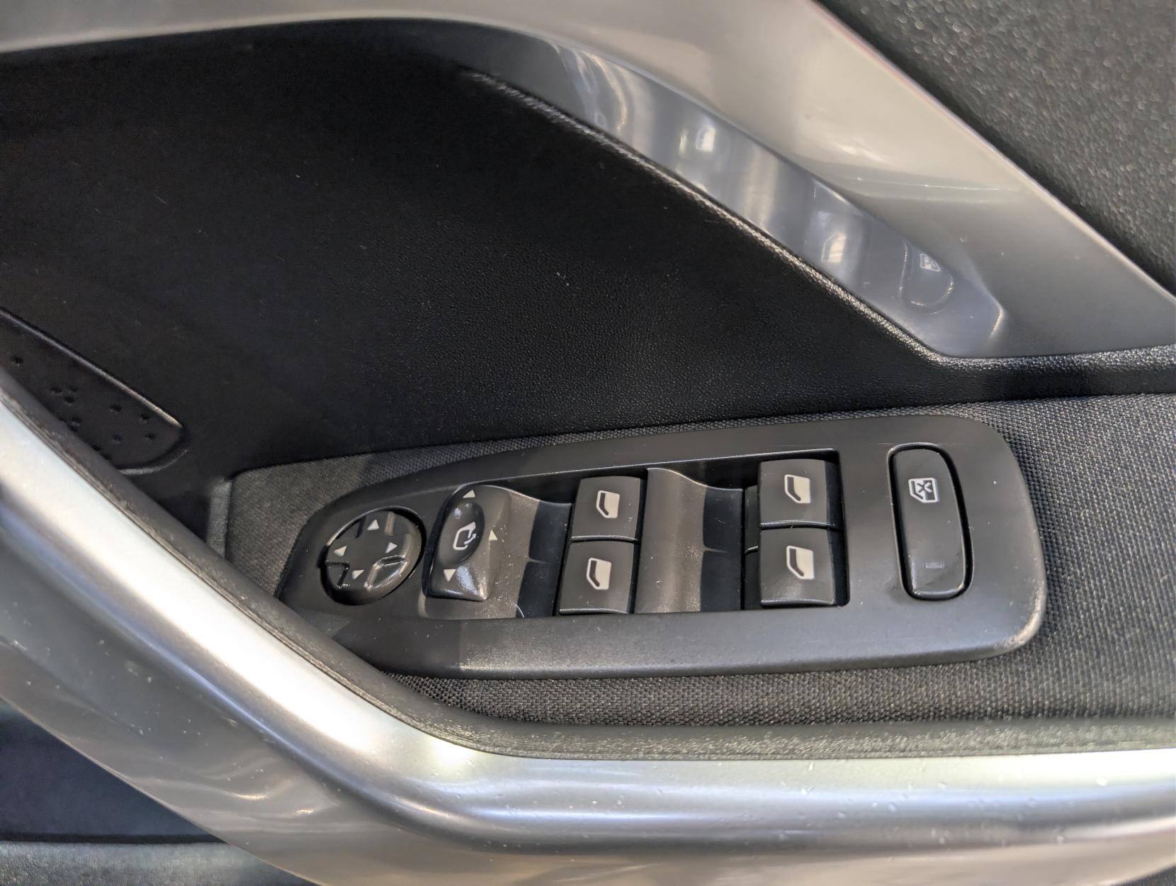 Peugeot 2008 1.2 PureTech Allure Premium SUV 5dr Petrol Manual Euro 6 (s/s) (110 ps)