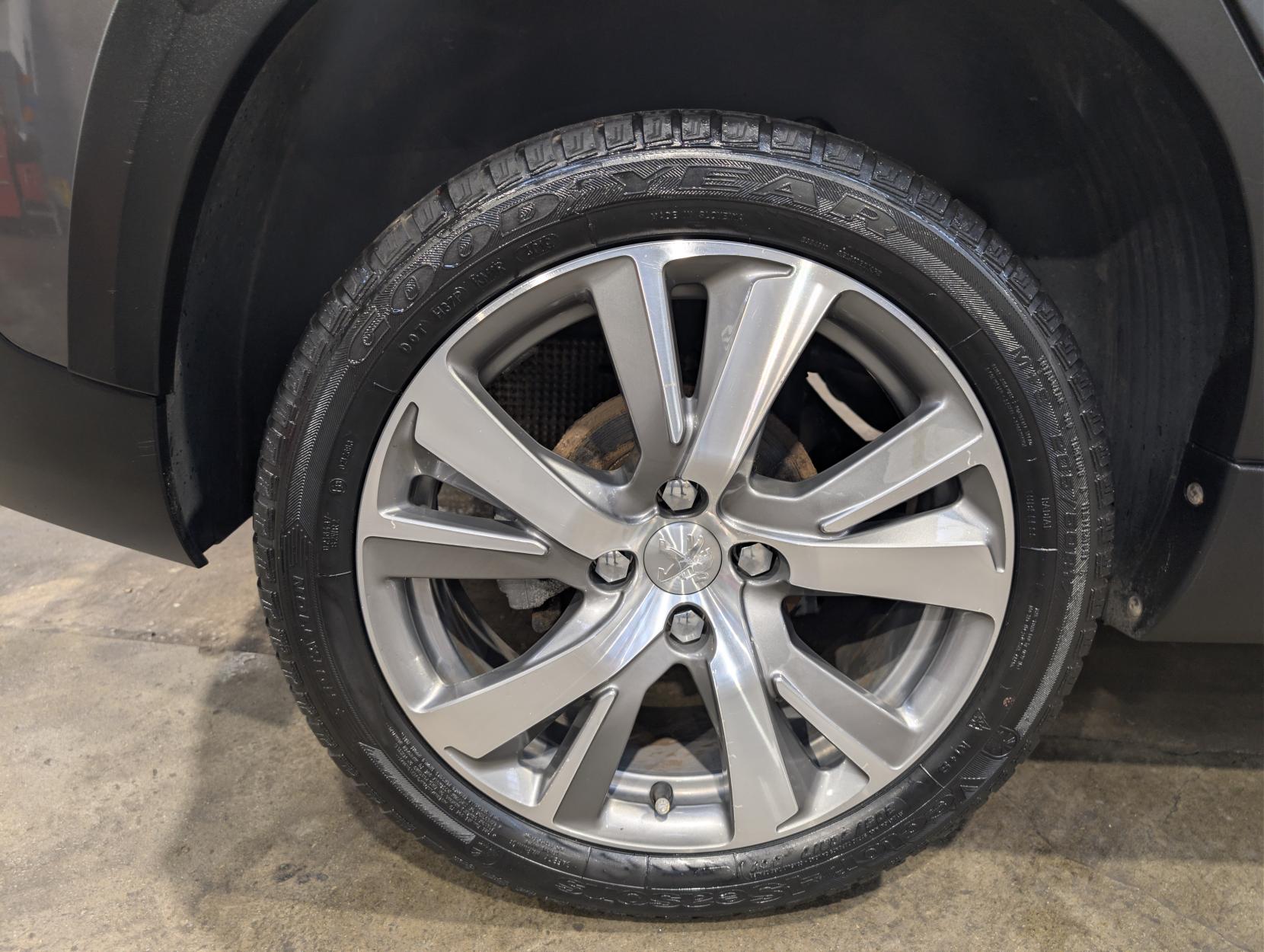 Peugeot 2008 1.2 PureTech Allure Premium SUV 5dr Petrol Manual Euro 6 (s/s) (110 ps)