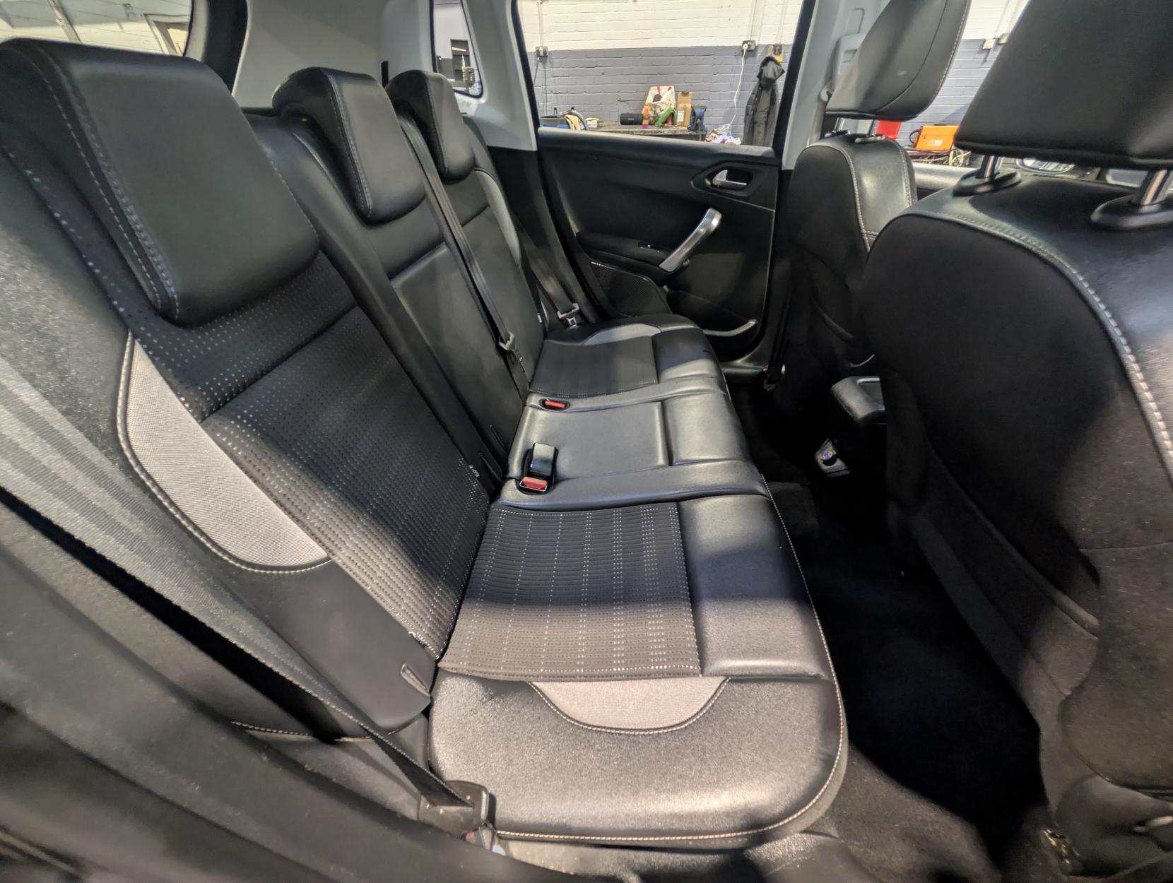 Peugeot 2008 1.2 PureTech Allure Premium SUV 5dr Petrol Manual Euro 6 (s/s) (110 ps)