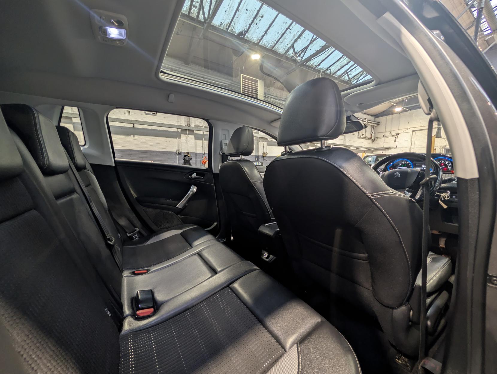 Peugeot 2008 1.2 PureTech Allure Premium SUV 5dr Petrol Manual Euro 6 (s/s) (110 ps)