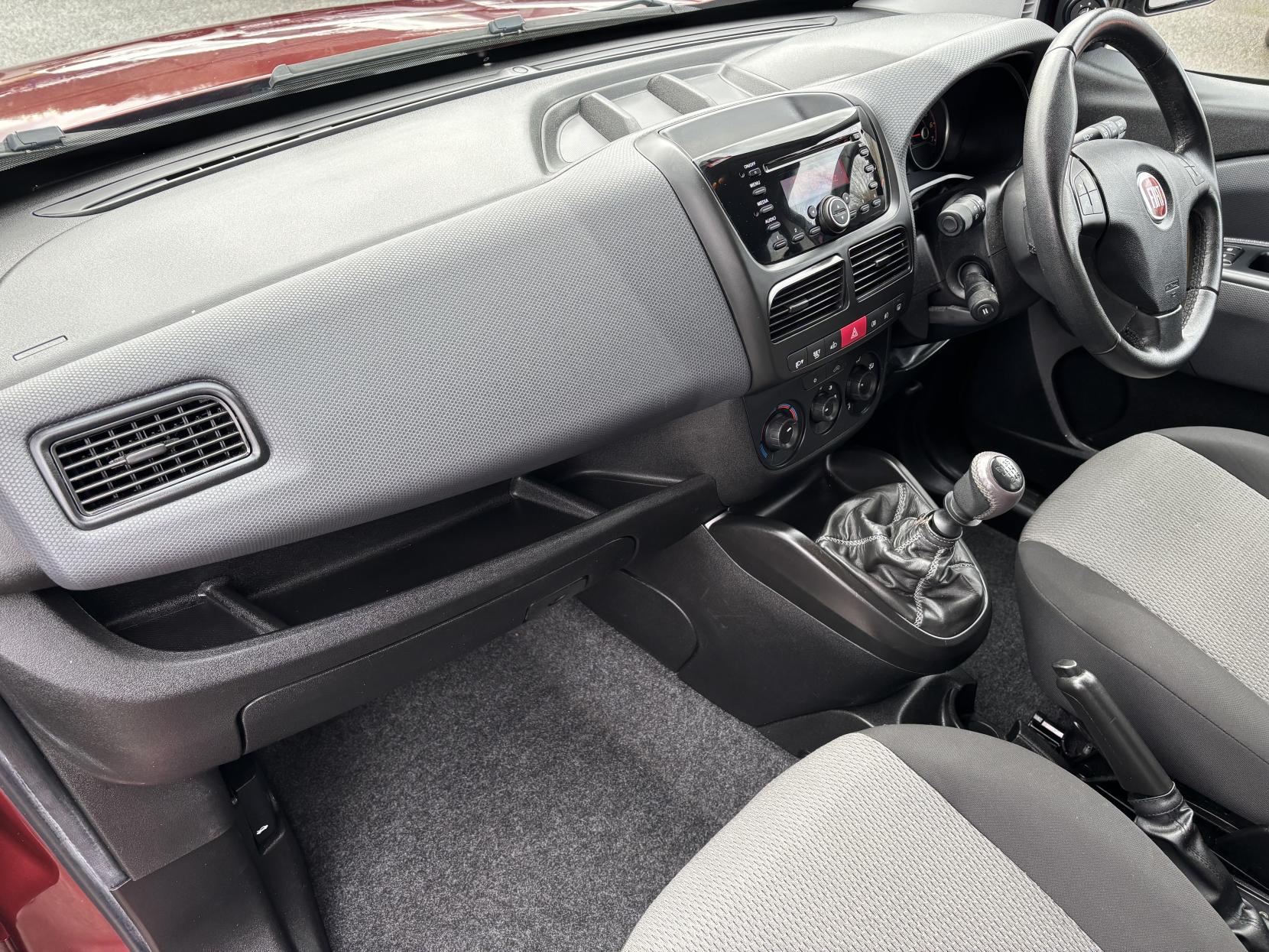 Fiat Doblo 1.6 MultiJet Lounge MPV 5dr Diesel Manual Euro 6 (95 ps)