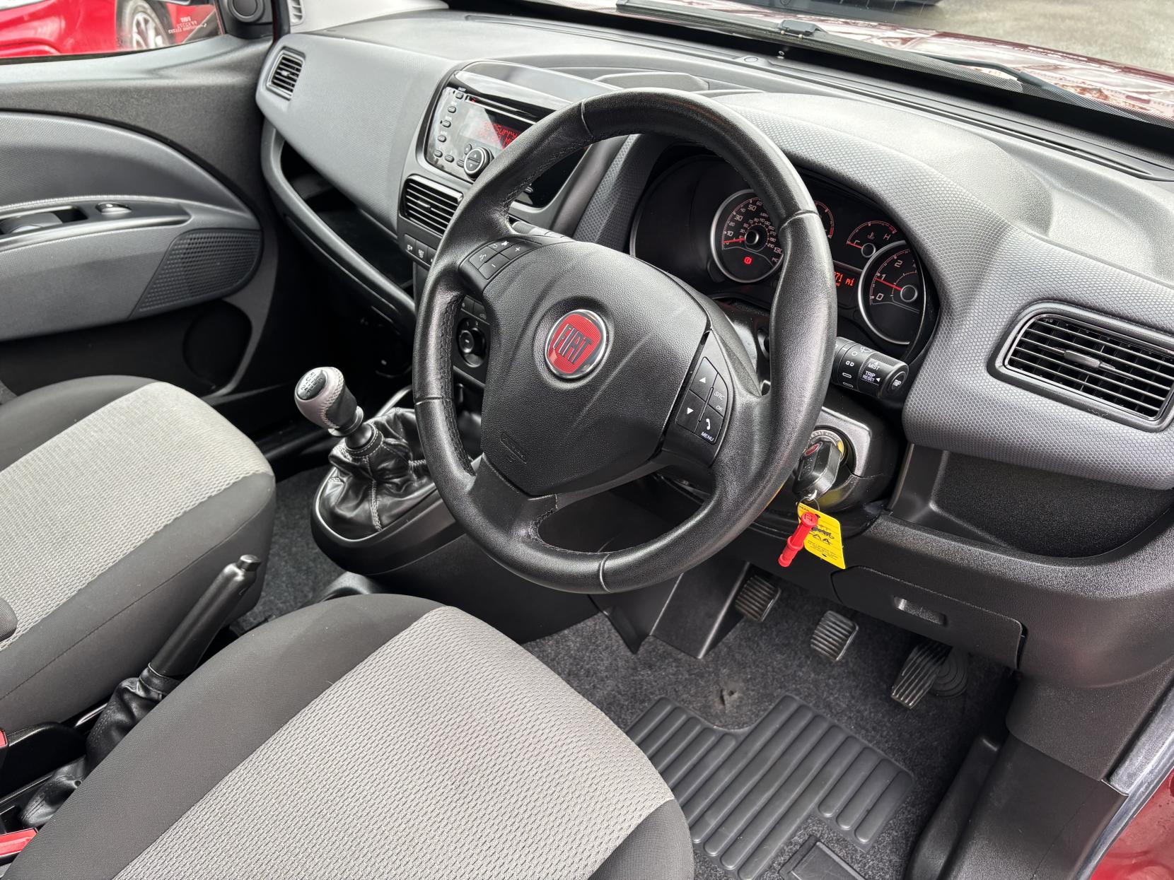 Fiat Doblo 1.6 MultiJet Lounge MPV 5dr Diesel Manual Euro 6 (95 ps)