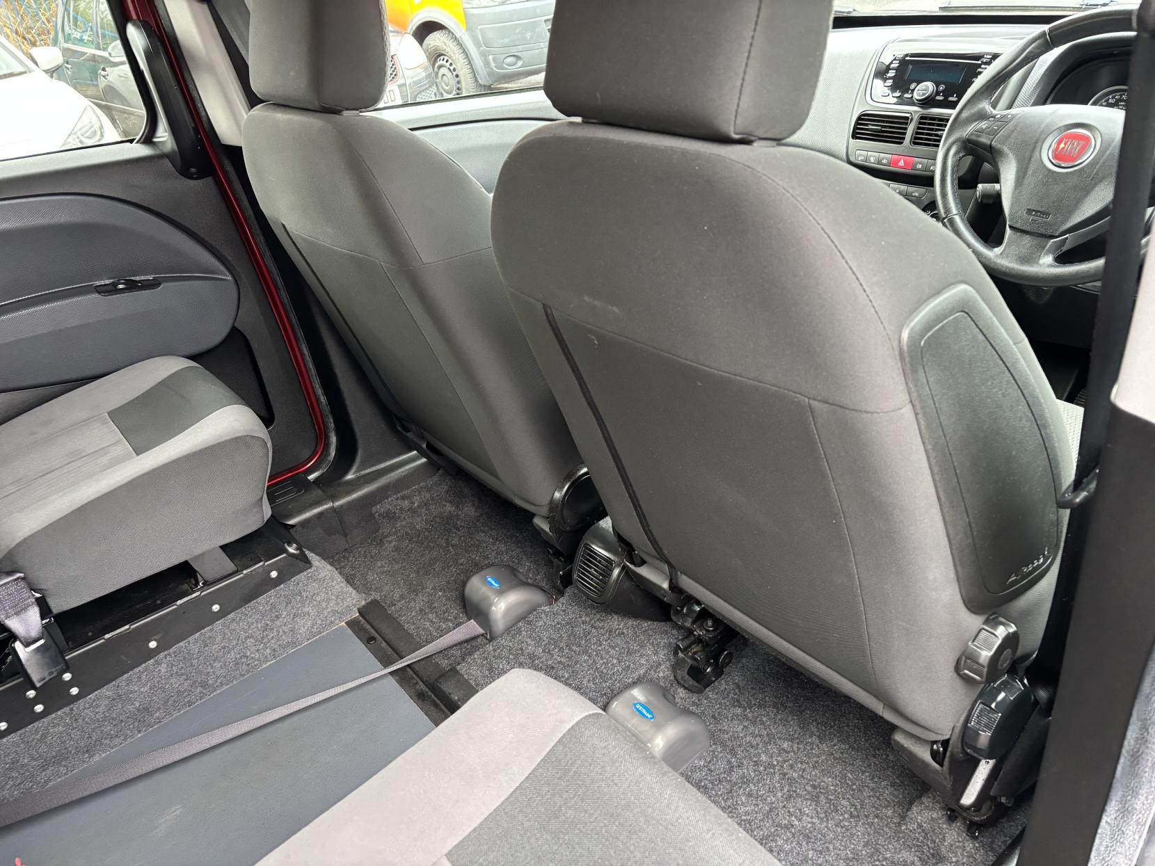 Fiat Doblo 1.6 MultiJet Lounge MPV 5dr Diesel Manual Euro 6 (95 ps)