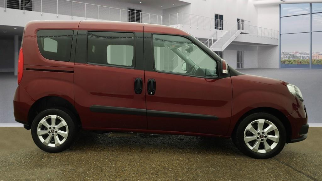 Fiat Doblo 1.6 MultiJet Lounge MPV 5dr Diesel Manual Euro 6 (95 ps)